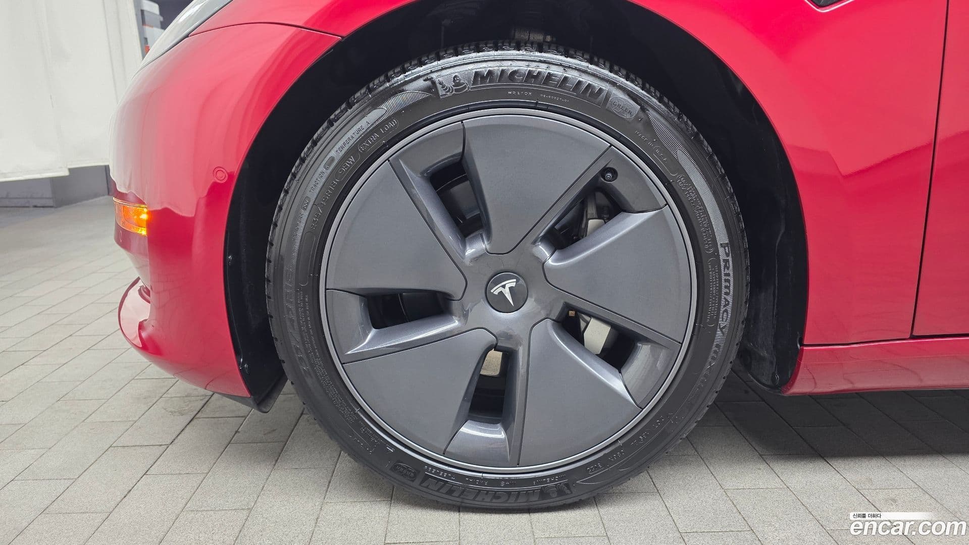 Main__Slider__Photo:Model 3 Tesla 2022.11-4