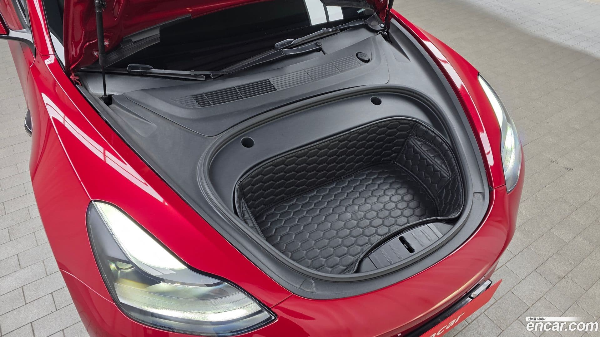 Main__Slider__Photo:Model 3 Tesla 2022.11-5