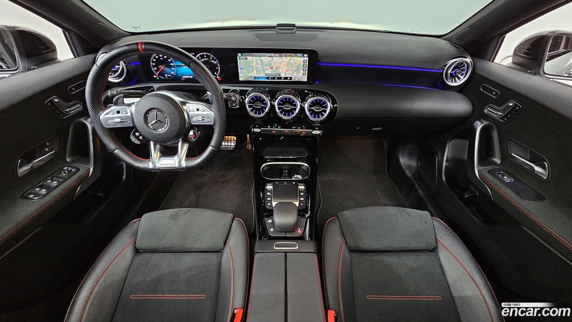 Main__Slider__Photo:A-Class Mercedes-Benz 2023.4-6