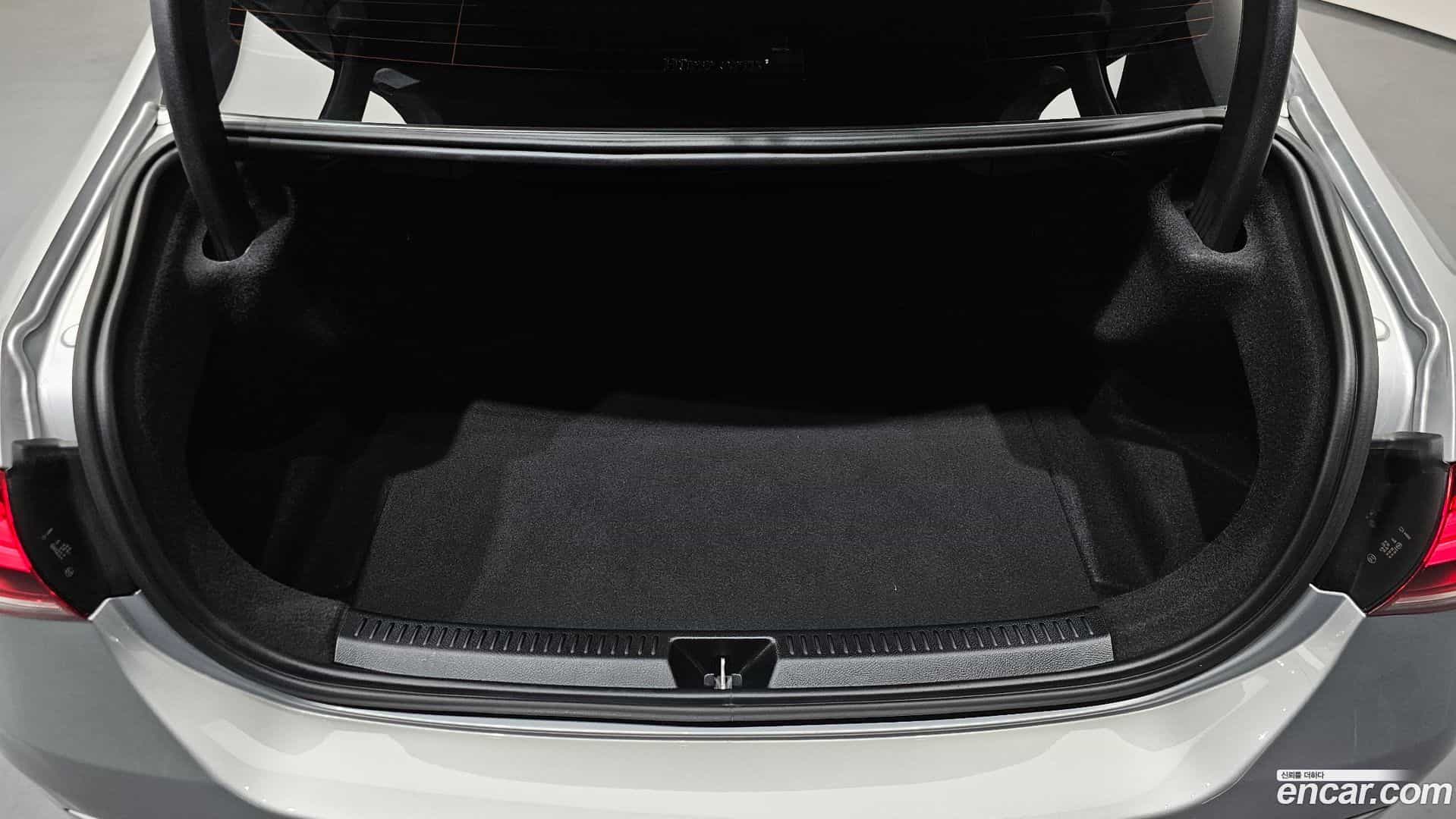 A-Class Mercedes-Benz 2023.4-OPTION-024