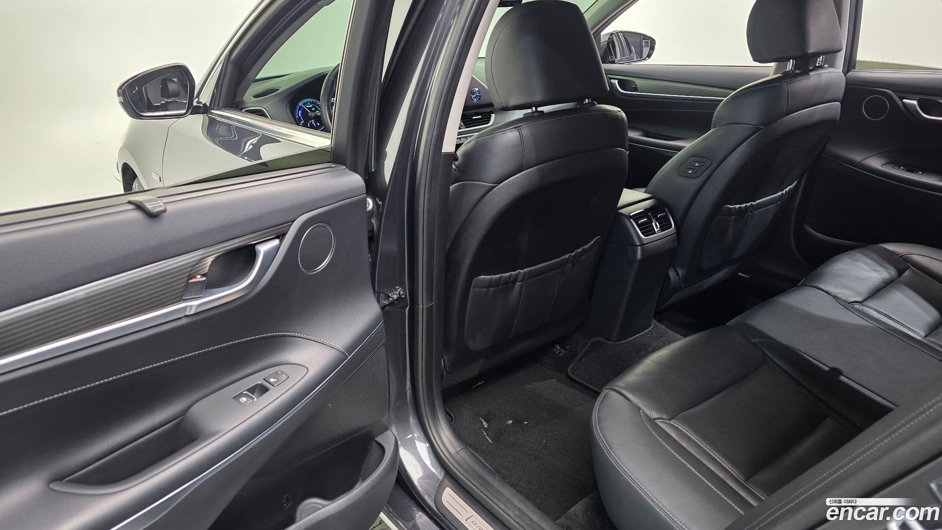 Main__Slider__Photo:Grandeur Hyundai 2018.6-16