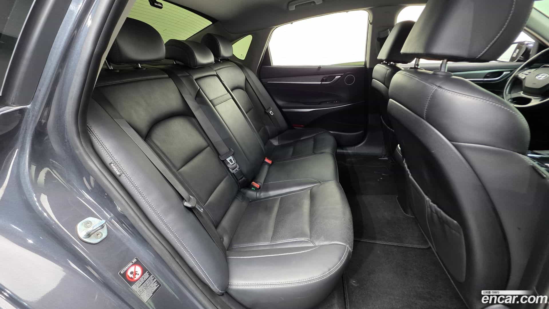 Grandeur Hyundai 2018.6-OPTION-023