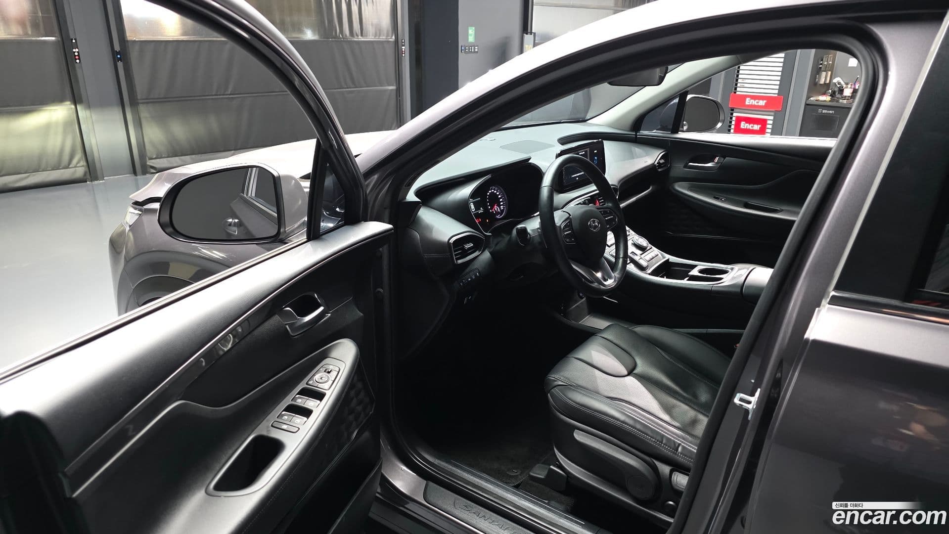 Main__Slider__Photo:Santafe Hyundai 2022.7-9