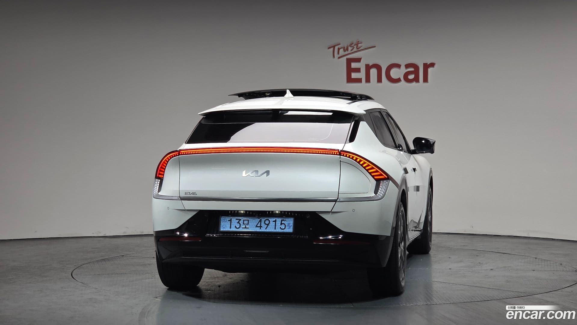 Main__Slider__Photo:EV6 Kia 2022.3-3