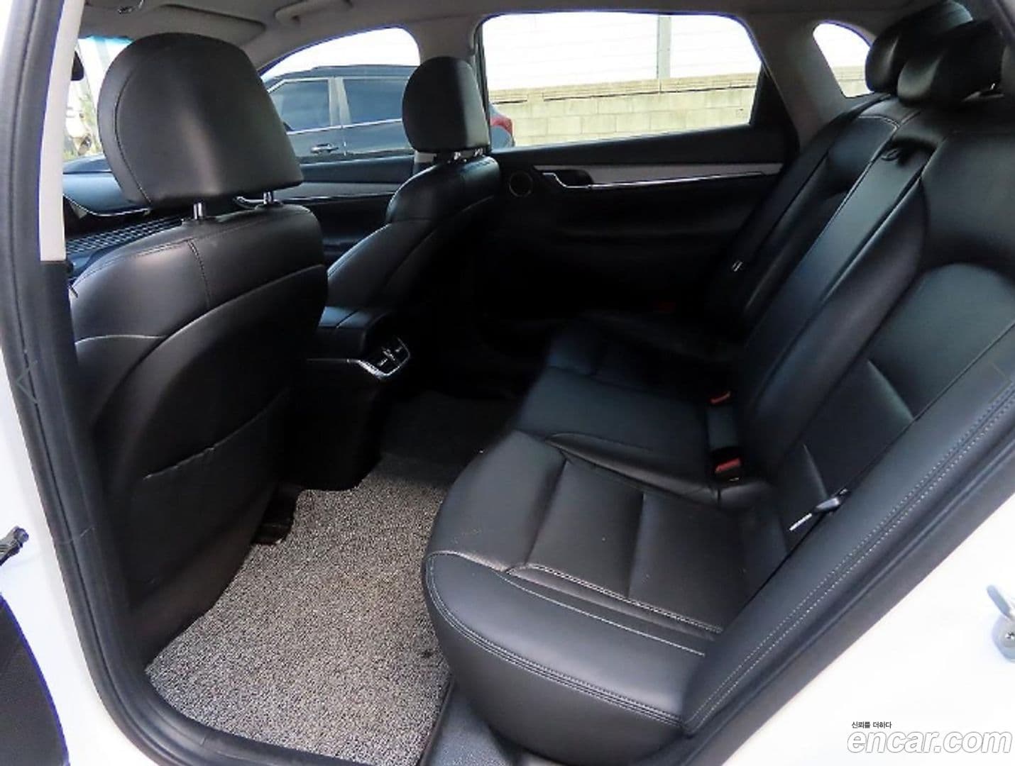 Main__Slider__Photo:Grandeur Hyundai 2020.1-5