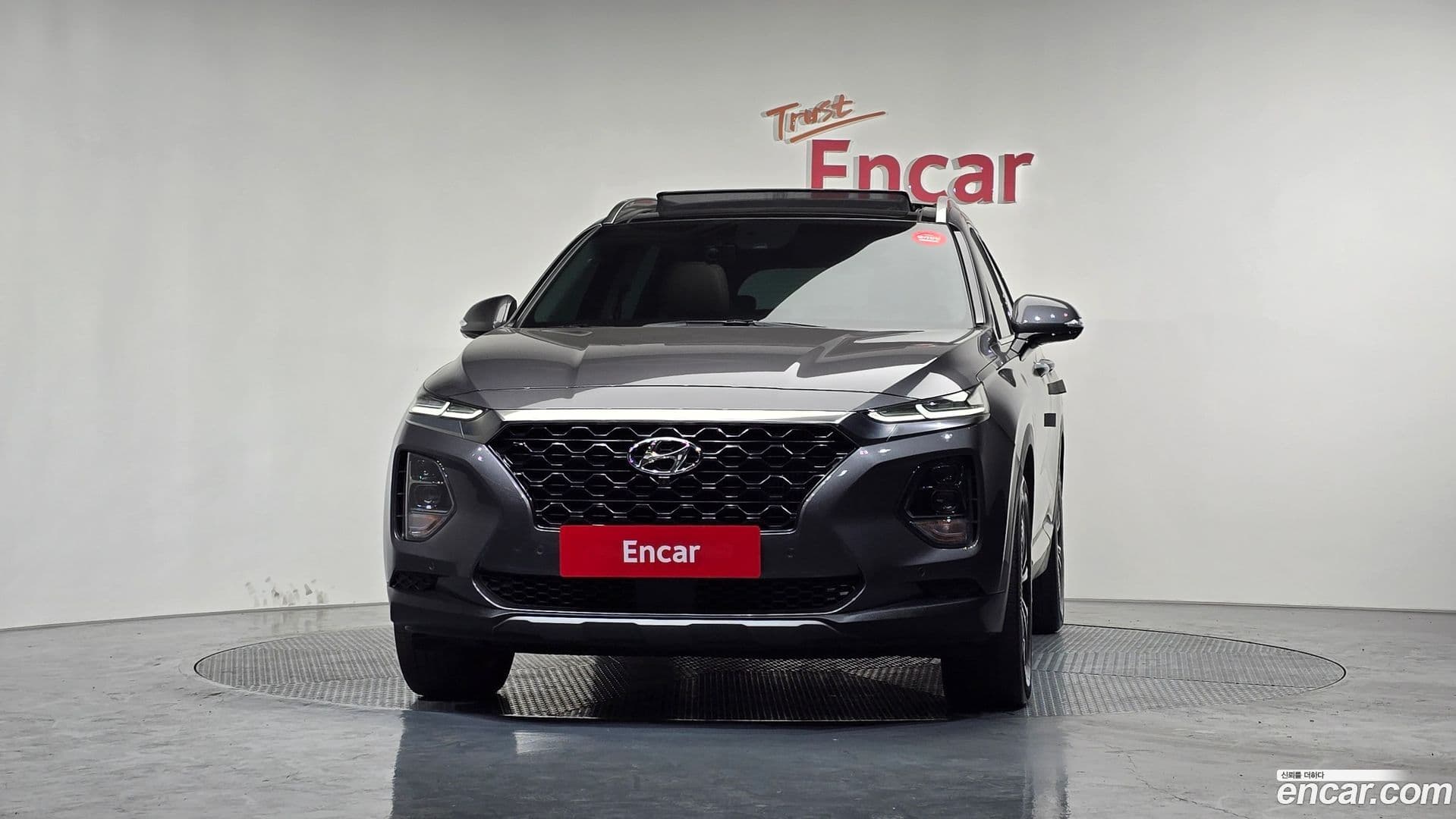 Main__Slider__Photo:Santafe Hyundai 2018.4-2