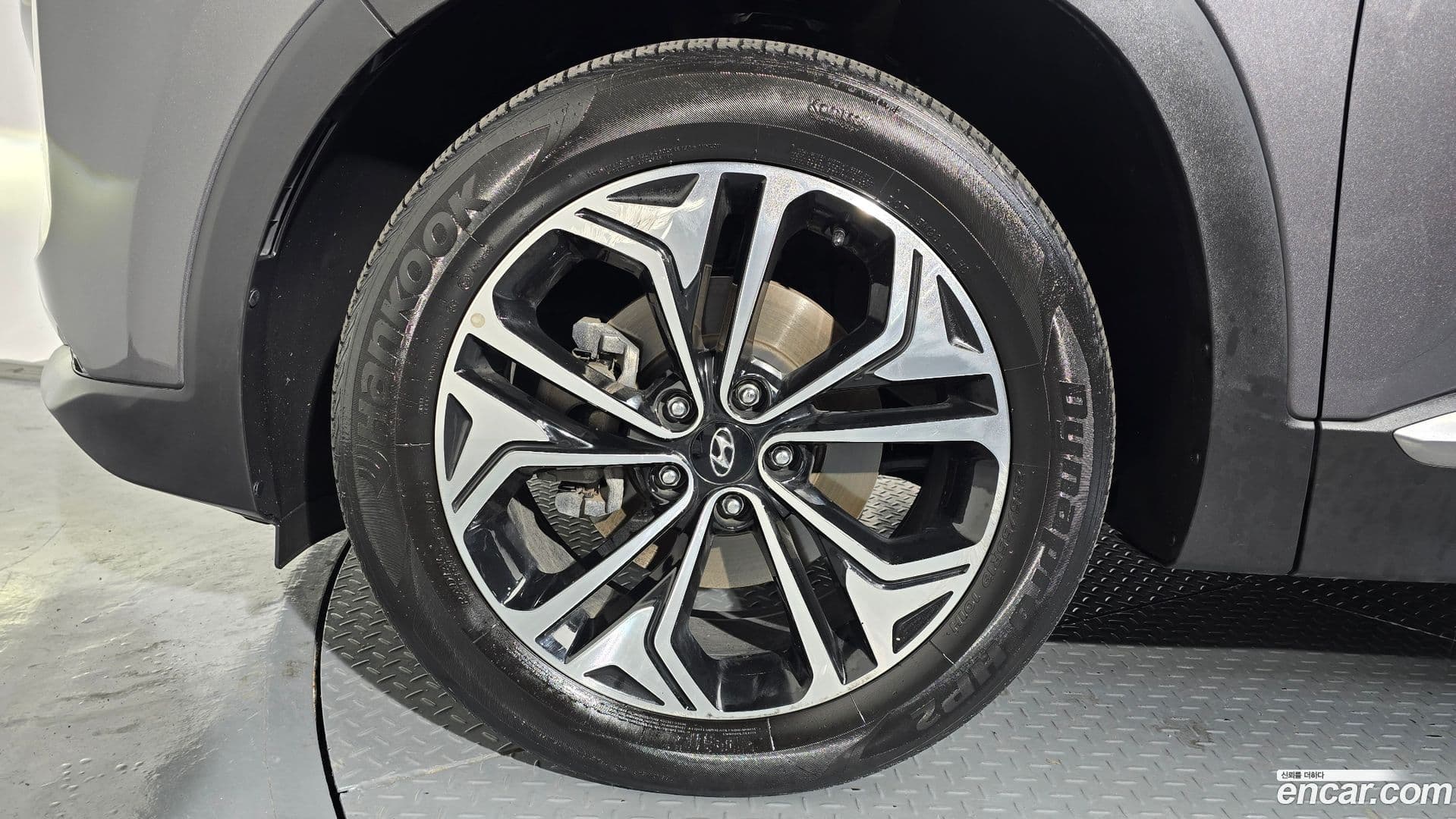 Main__Slider__Photo:Santafe Hyundai 2018.4-4