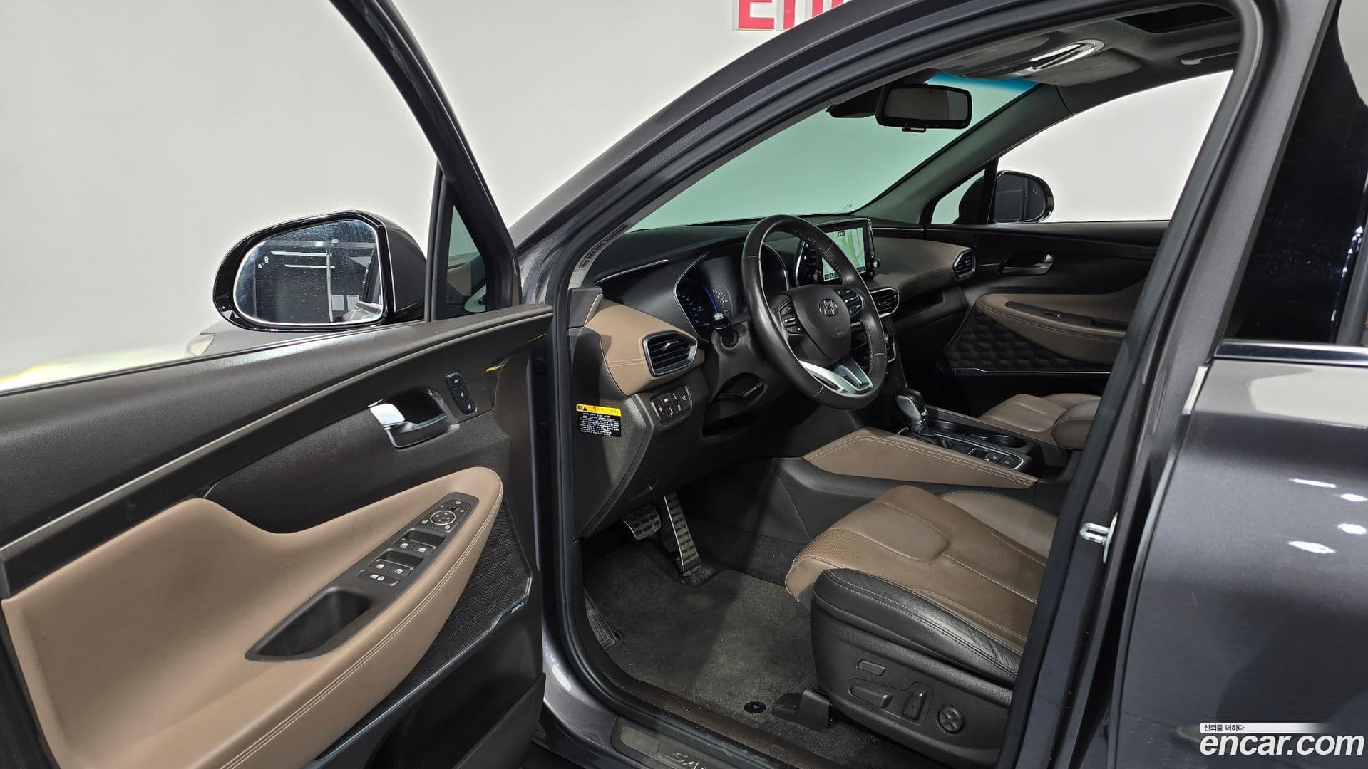 Main__Slider__Photo:Santafe Hyundai 2018.4-9