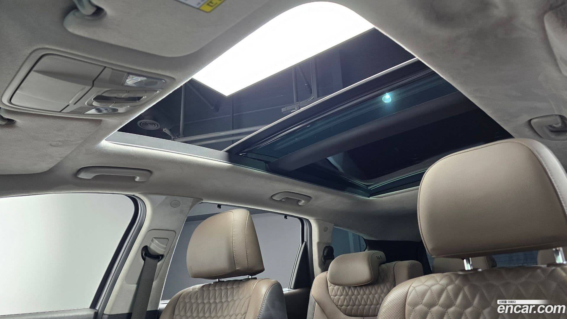 Main__Slider__Photo:Santafe Hyundai 2018.4-18