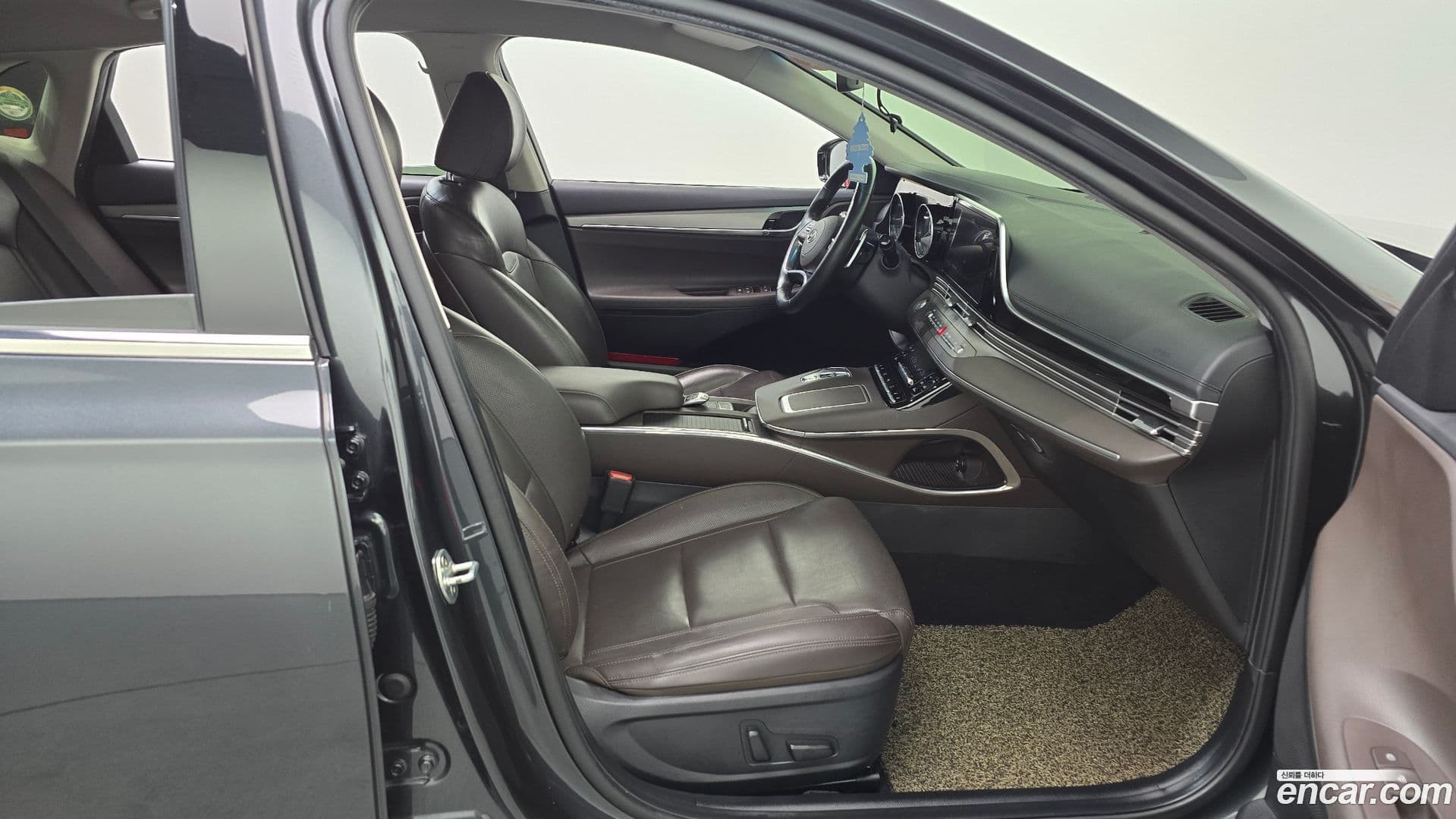 Main__Slider__Photo:Grandeur Hyundai 2020.5-10