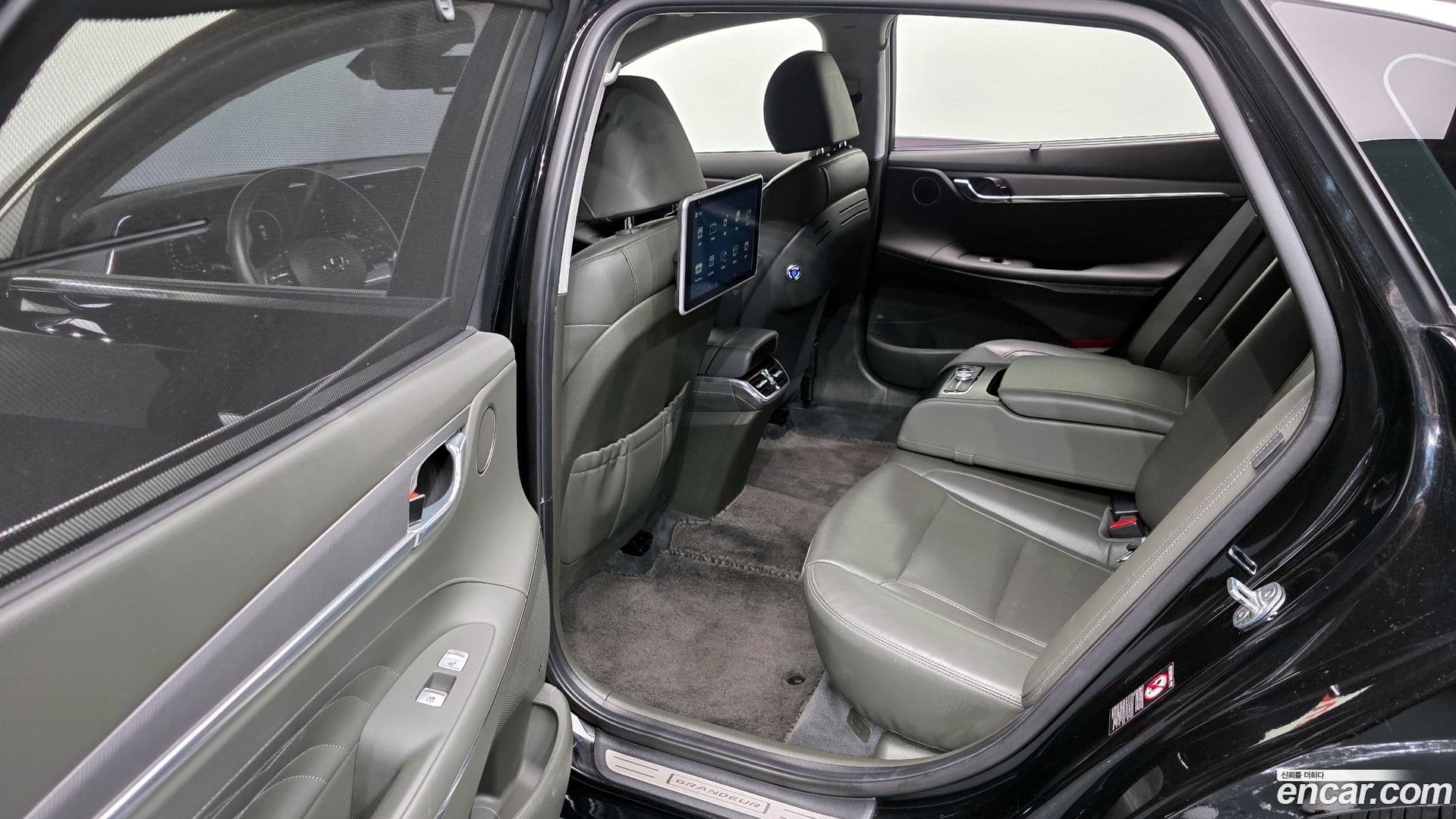 Main__Slider__Photo:Grandeur Hyundai 2021.2-11