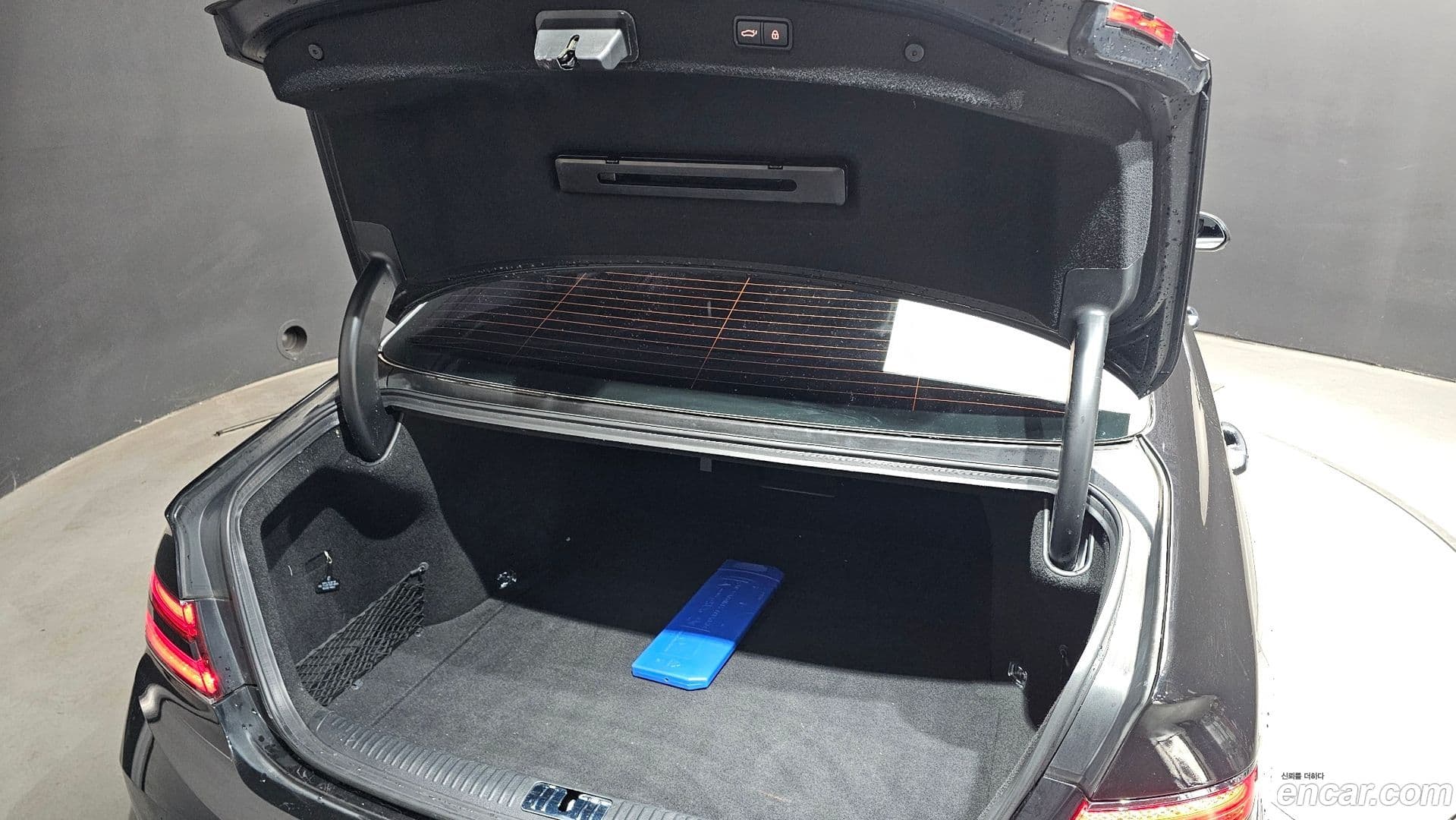 Main__Slider__Photo:G90 Genesis 2019.10-19