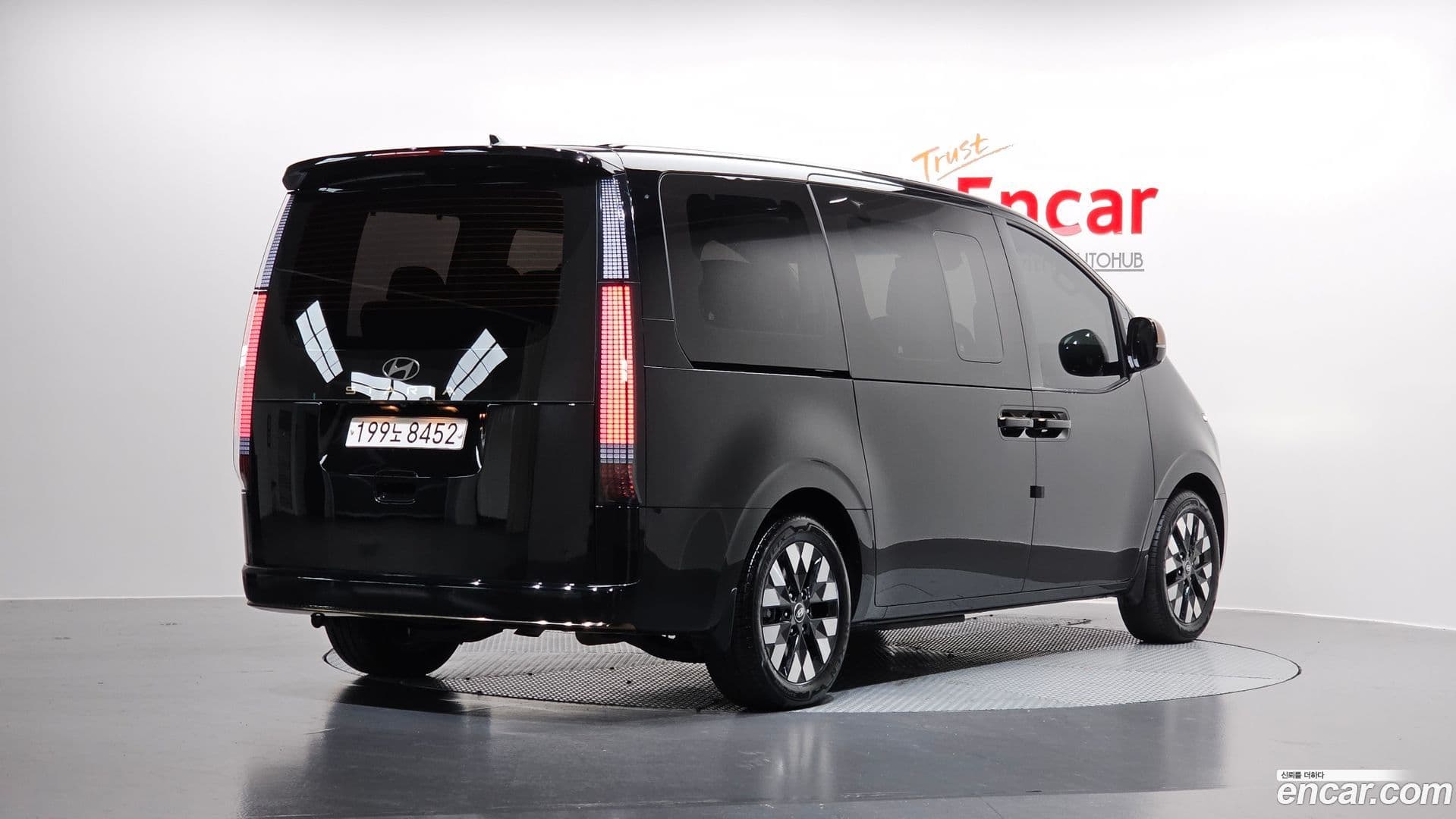 Main__Slider__Photo:Staria Hyundai 2024.2-1