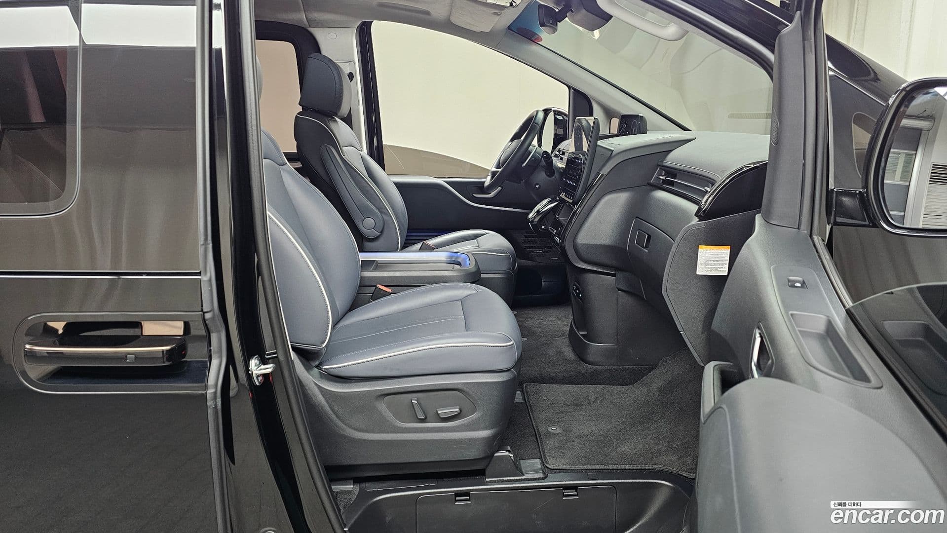 Main__Slider__Photo:Staria Hyundai 2024.2-10