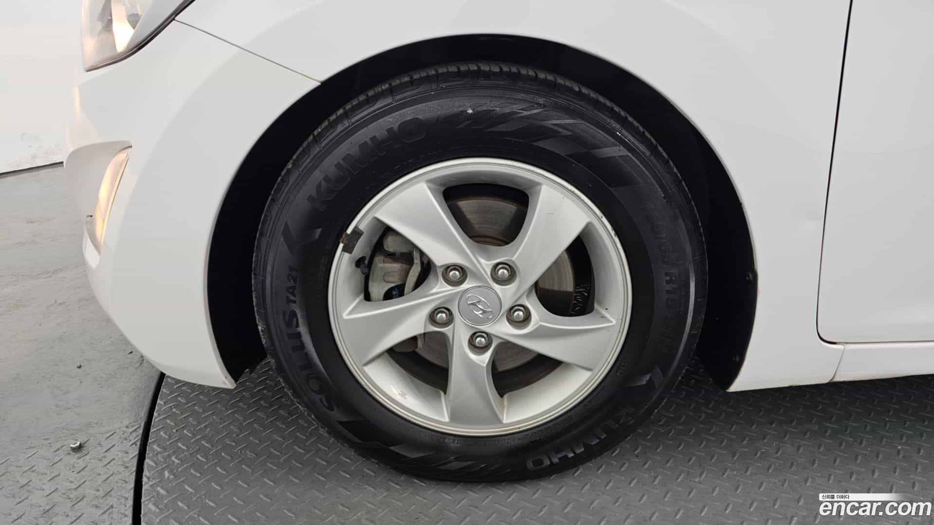 AVANTE Hyundai 2014.0-OUTER-005