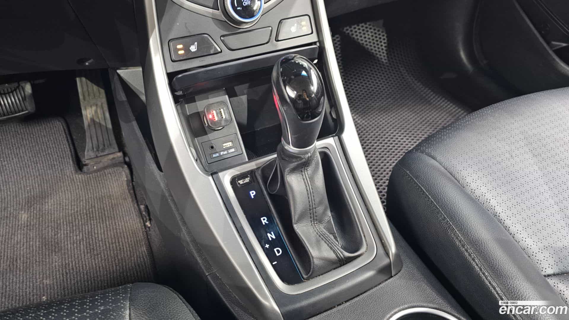 AVANTE Hyundai 2014.0-INNER-009