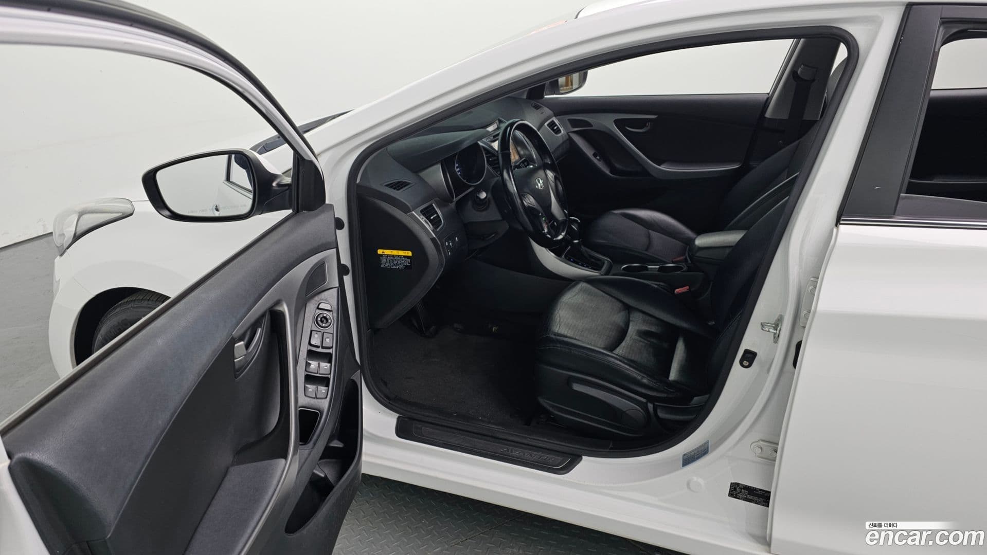 Main__Slider__Photo:AVANTE Hyundai 2014.0-9