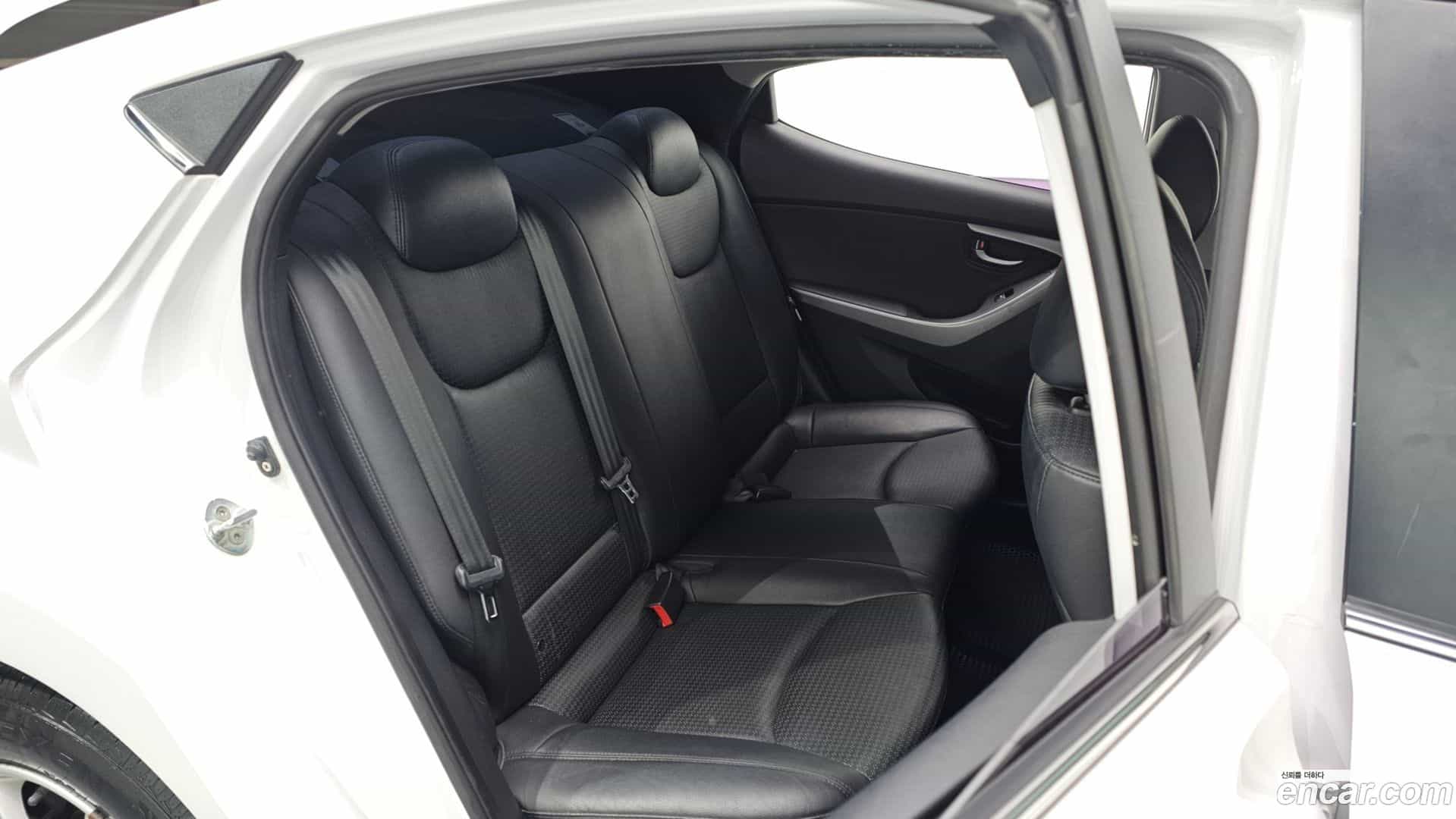 AVANTE Hyundai 2014.0-OPTION-016