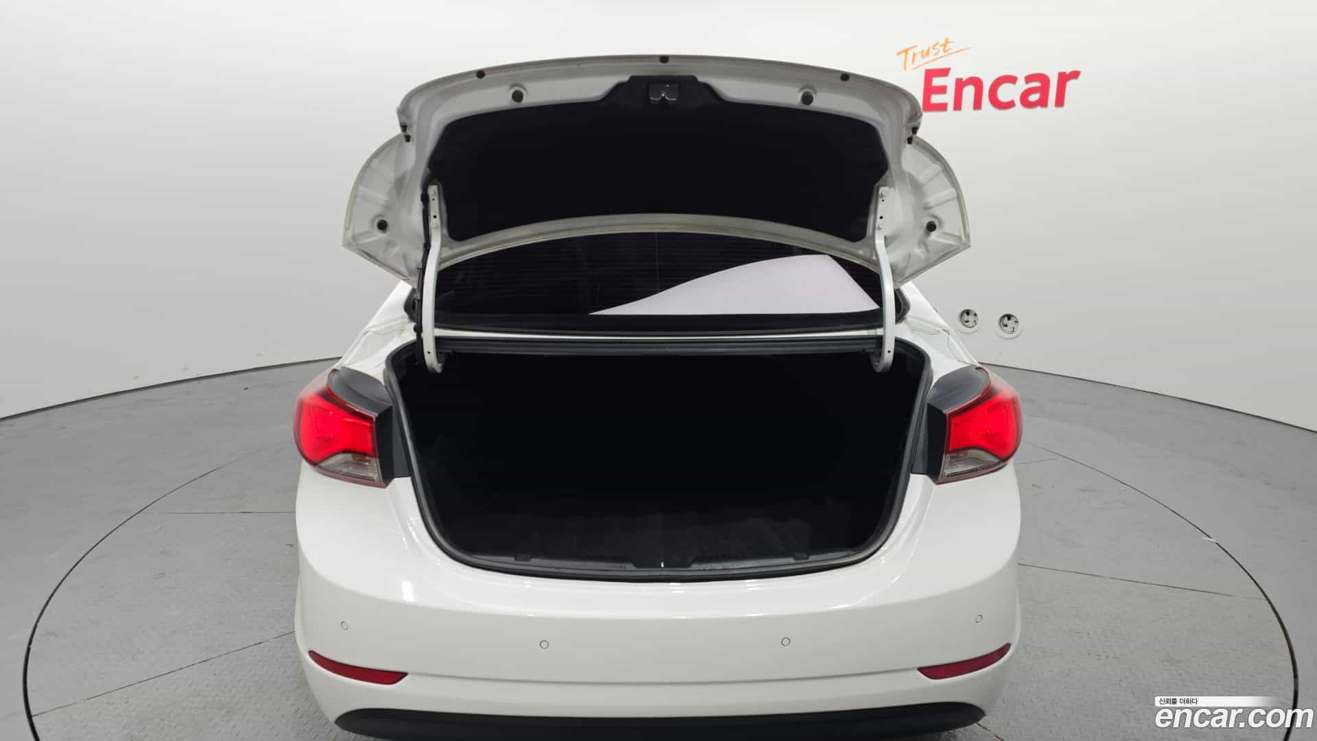 AVANTE Hyundai 2014.0-OPTION-024