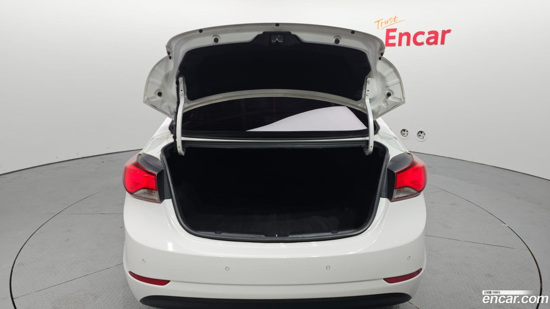 Main__Slider__Photo:AVANTE Hyundai 2014.0-19