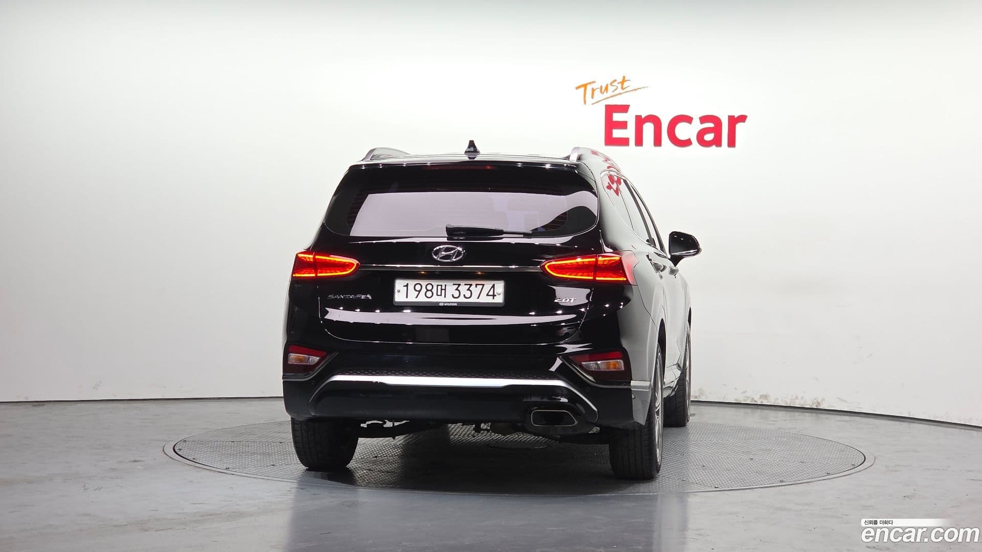 Main__Slider__Photo:Santafe Hyundai 2019.3-3