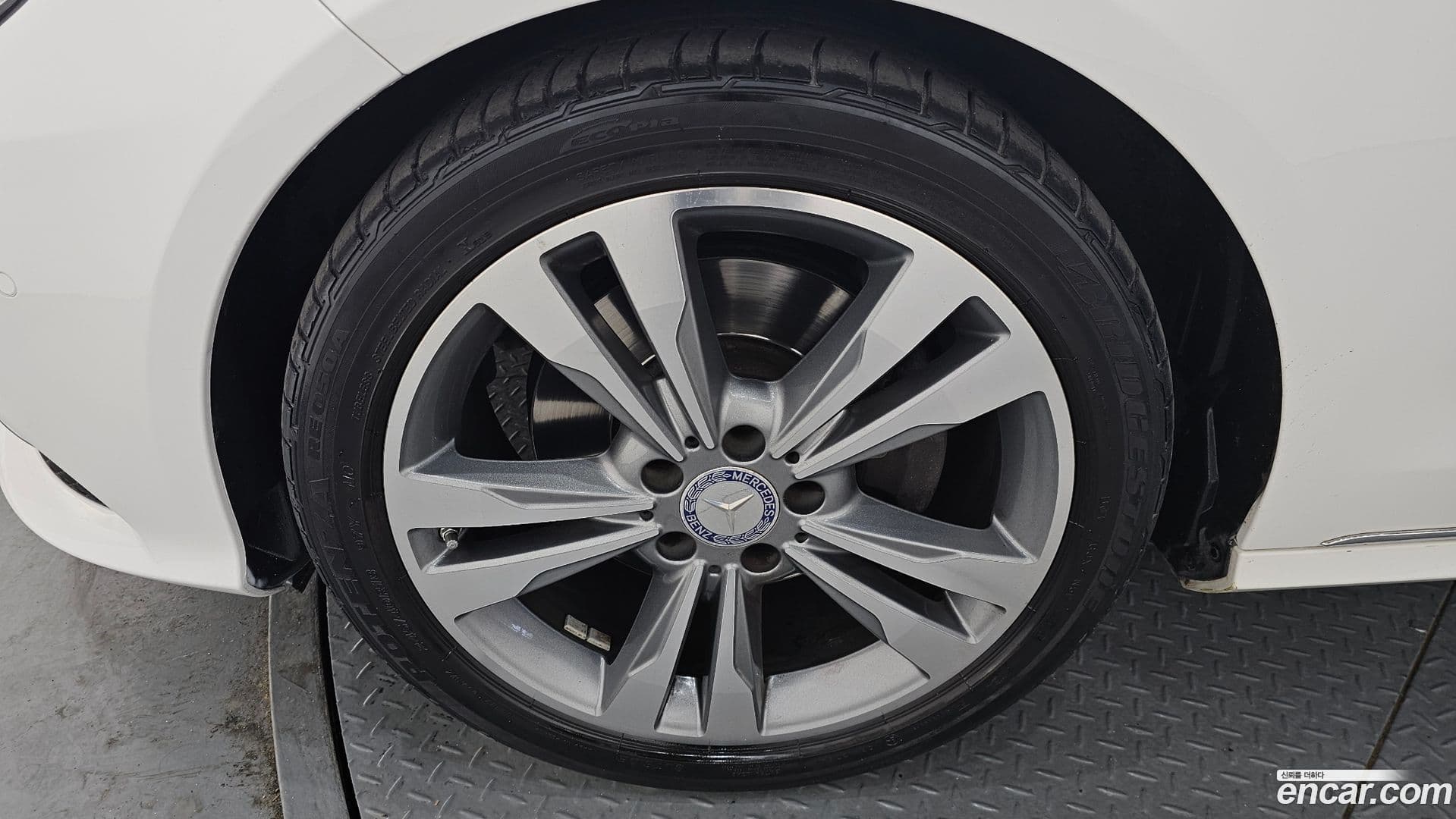 Main__Slider__Photo:E-Class Mercedes-Benz 2014.2-4