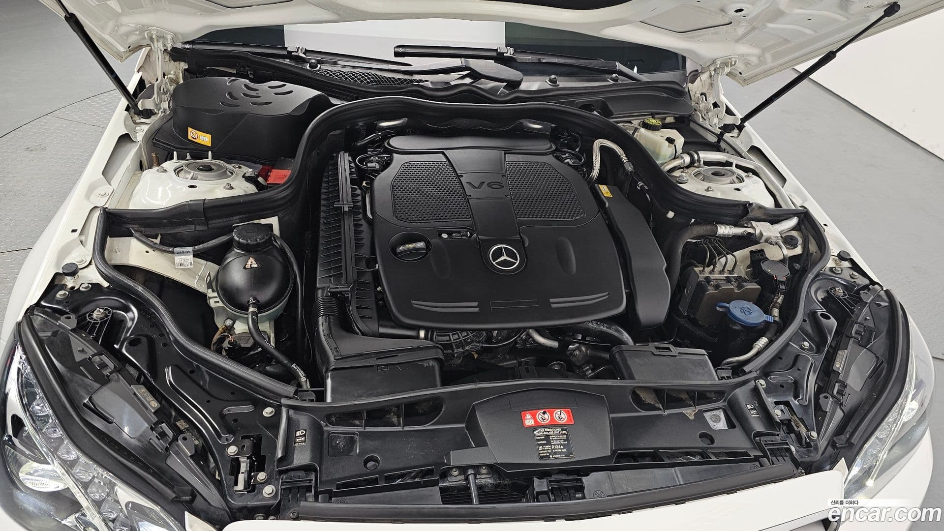 Main__Slider__Photo:E-Class Mercedes-Benz 2014.2-5