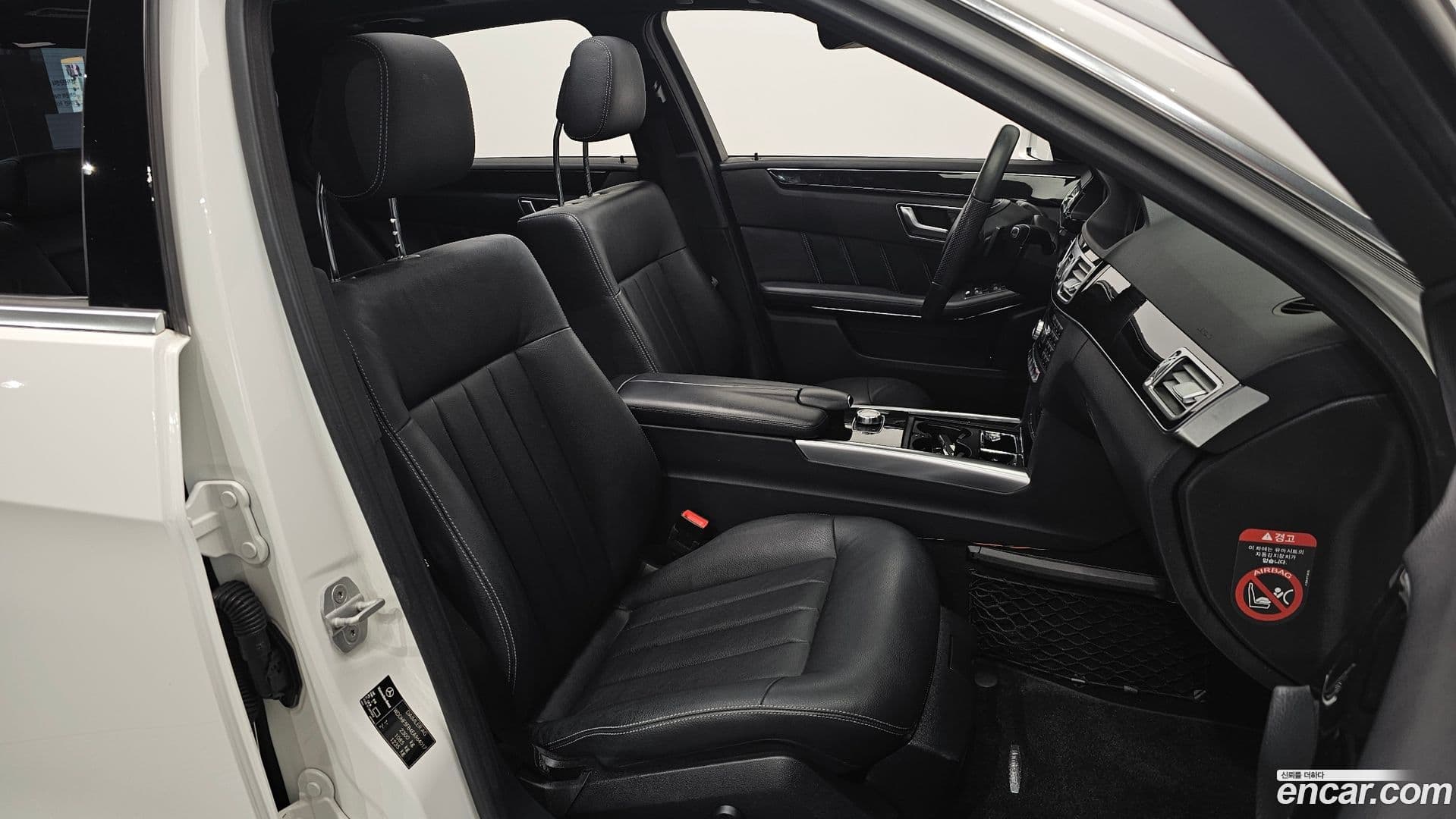 Main__Slider__Photo:E-Class Mercedes-Benz 2014.2-9