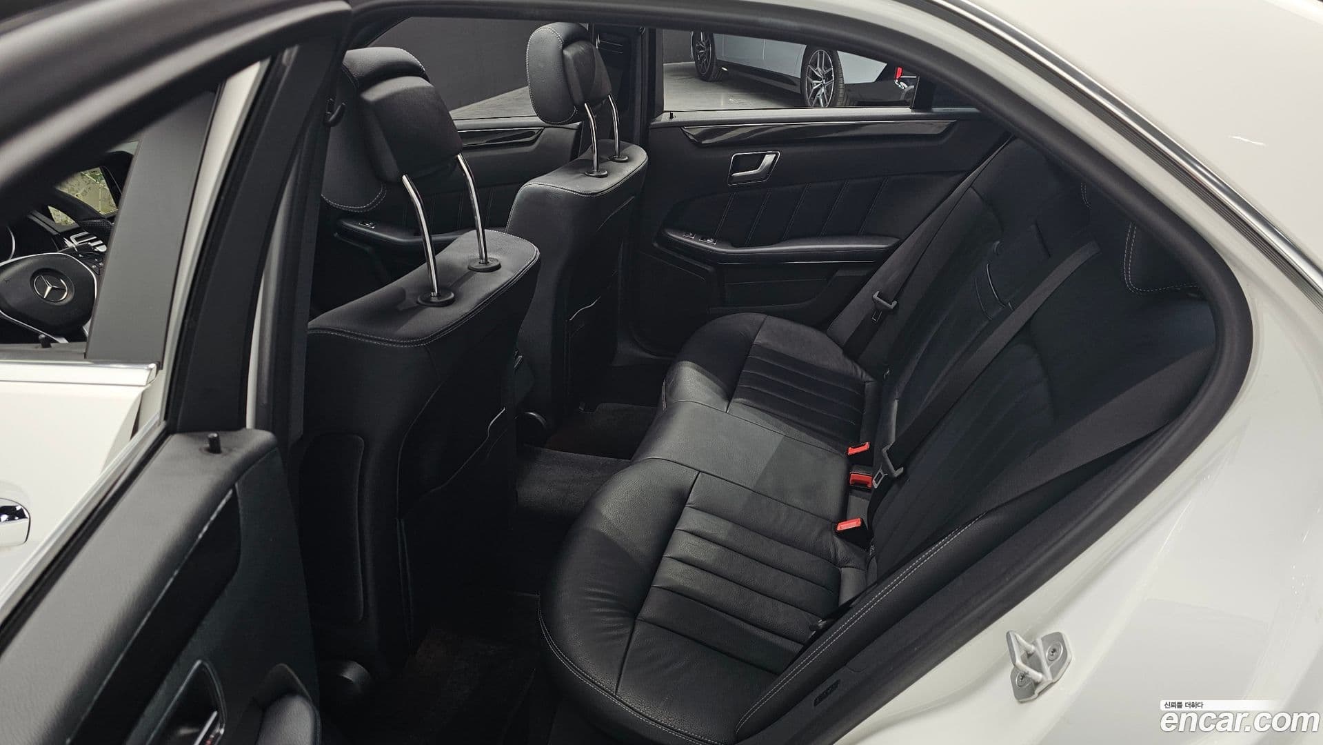 Main__Slider__Photo:E-Class Mercedes-Benz 2014.2-11