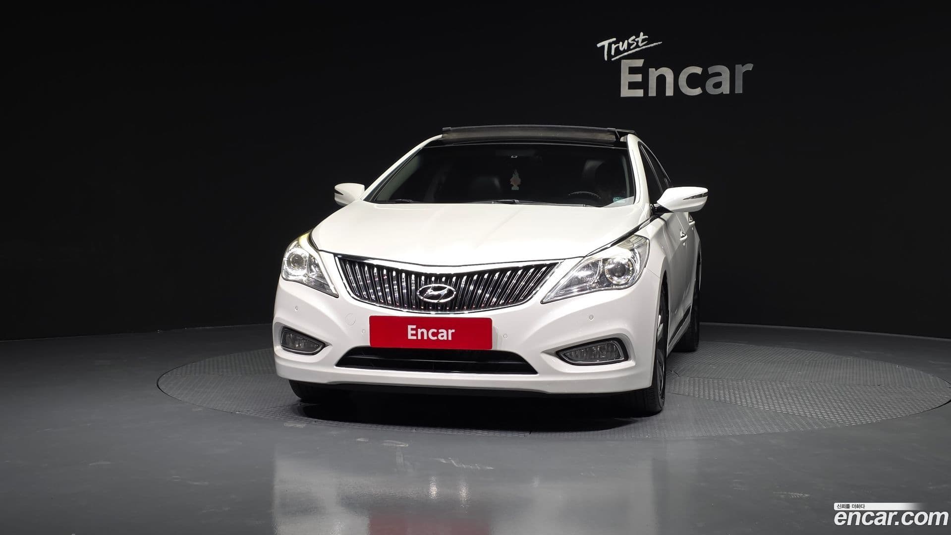 Main__Slider__Photo:Grandeur Hyundai 2012.4-2