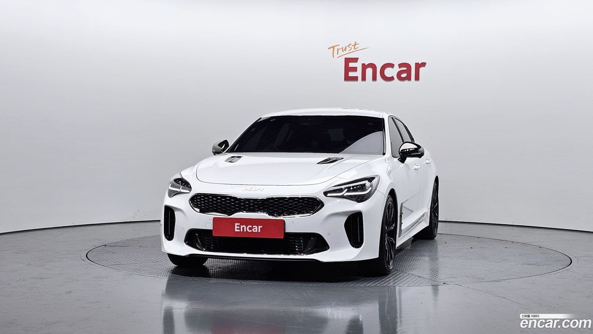 Main__Slider__Photo:Stinger Kia 2022.11-2