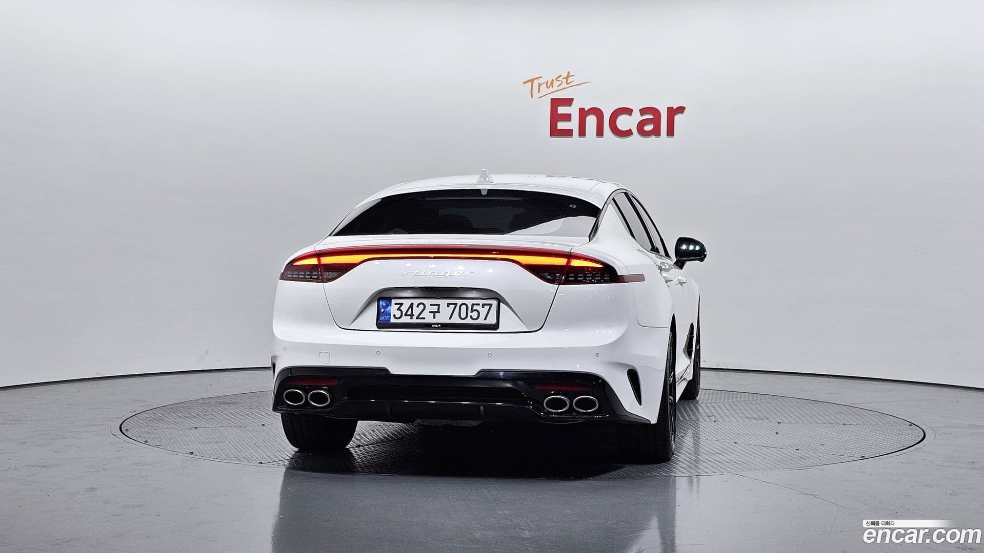 Main__Slider__Photo:Stinger Kia 2022.11-3