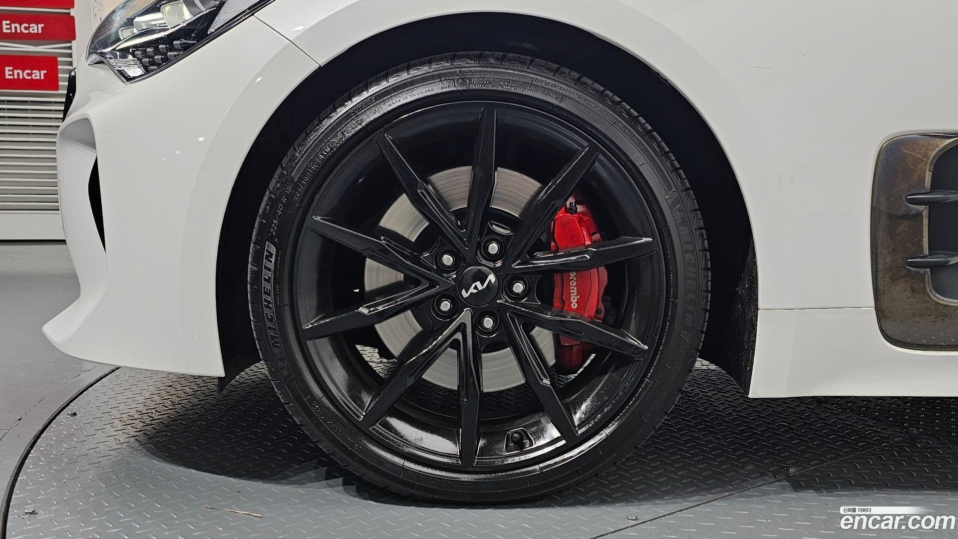 Main__Slider__Photo:Stinger Kia 2022.11-4