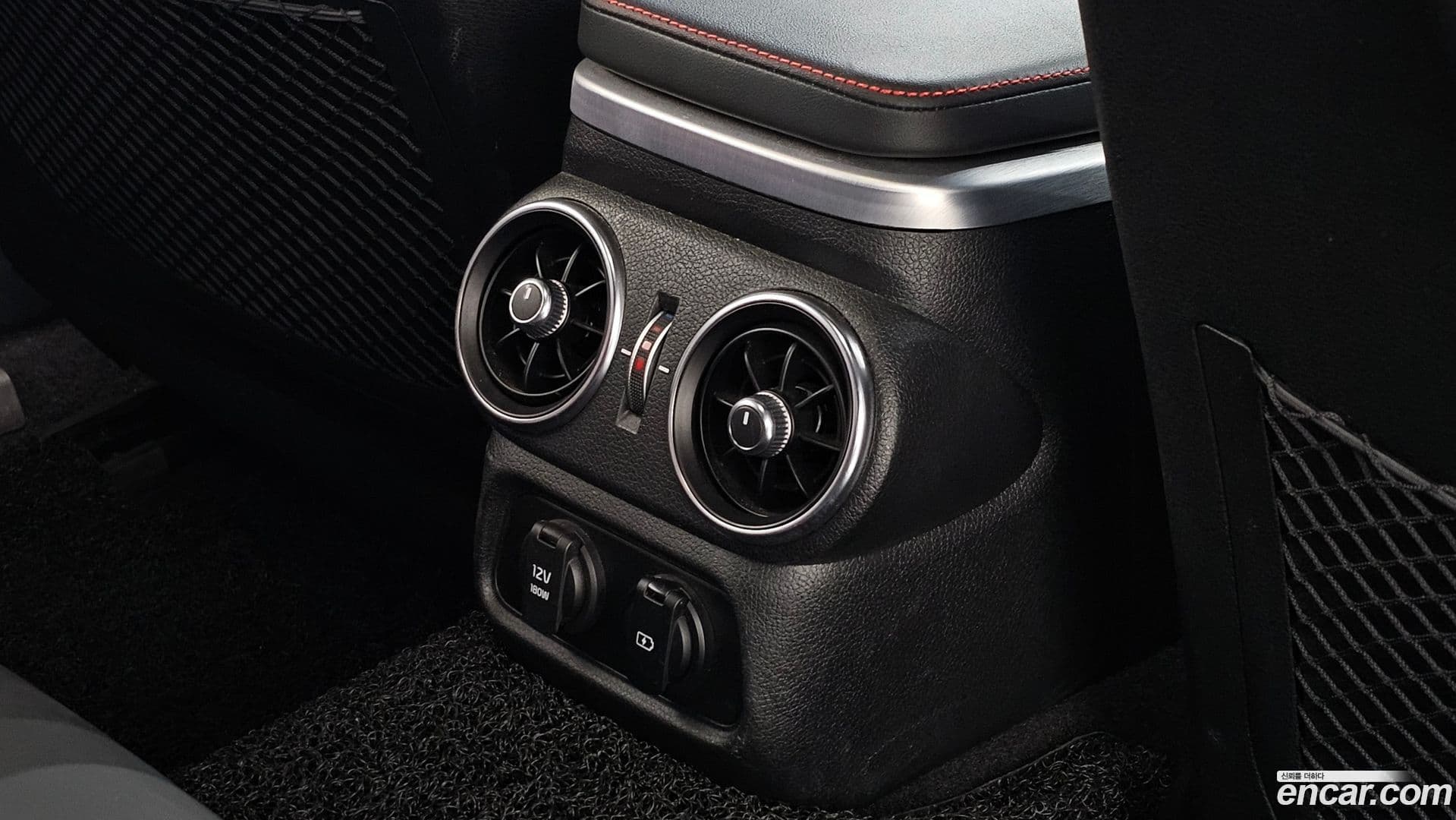 Main__Slider__Photo:Stinger Kia 2022.11-17