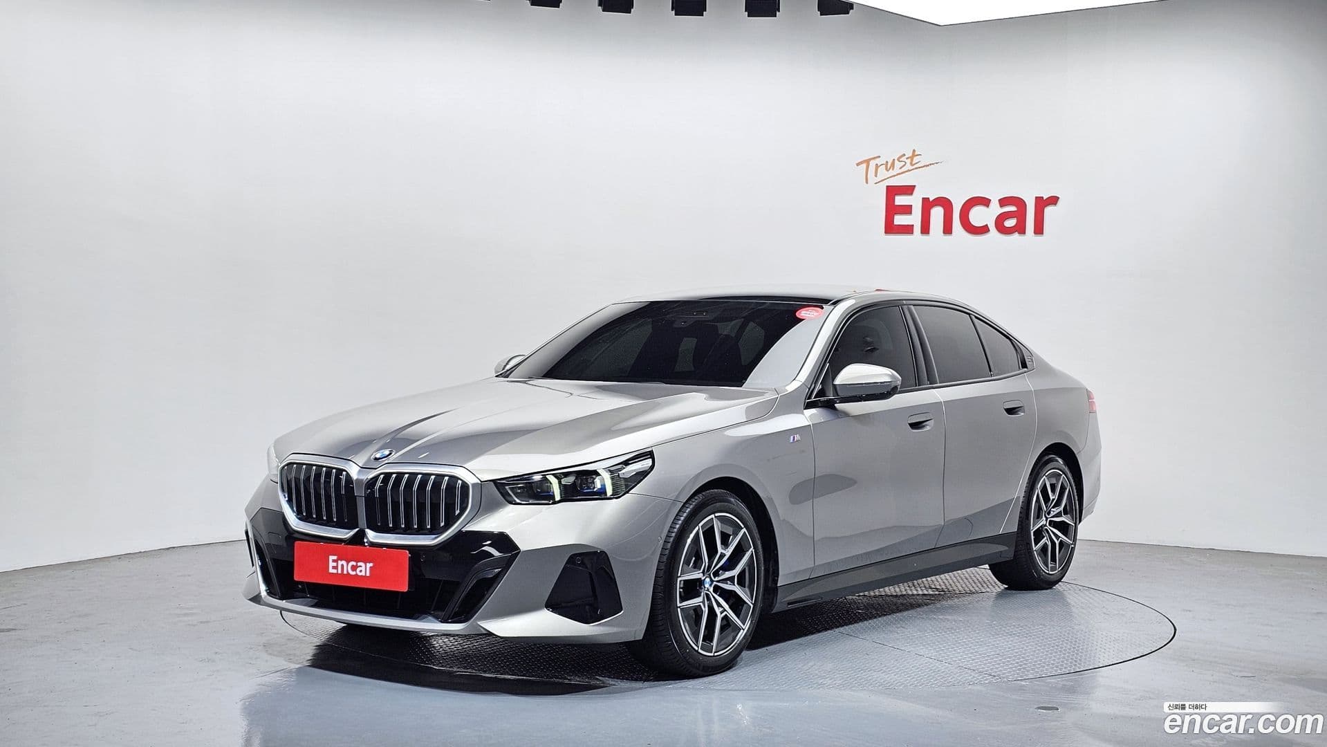 Main__Slider__Photo:5-Series BMW 2025.6-0