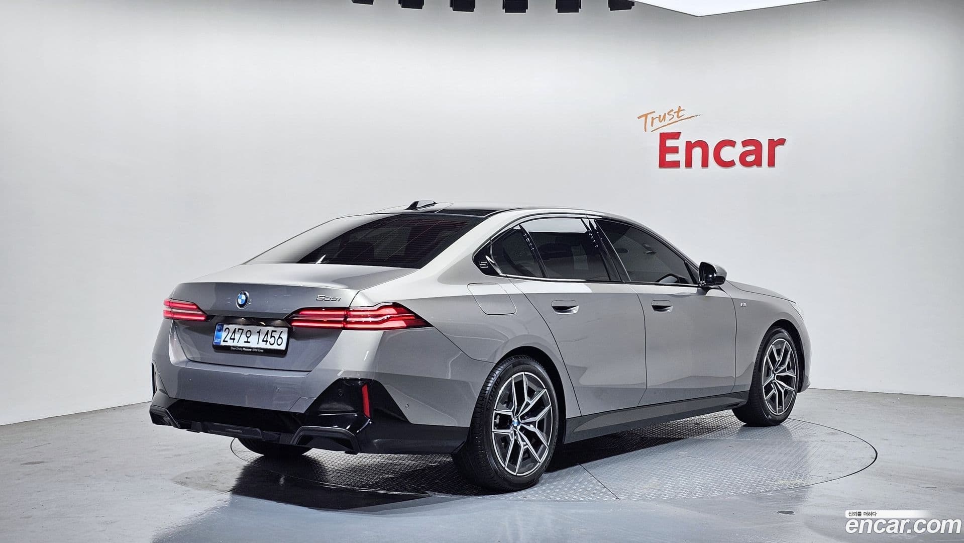 Main__Slider__Photo:5-Series BMW 2025.6-1