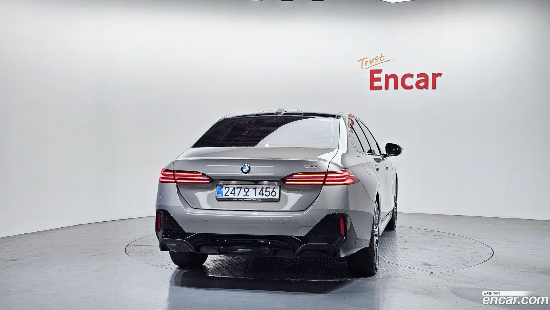 Main__Slider__Photo:5-Series BMW 2025.6-3