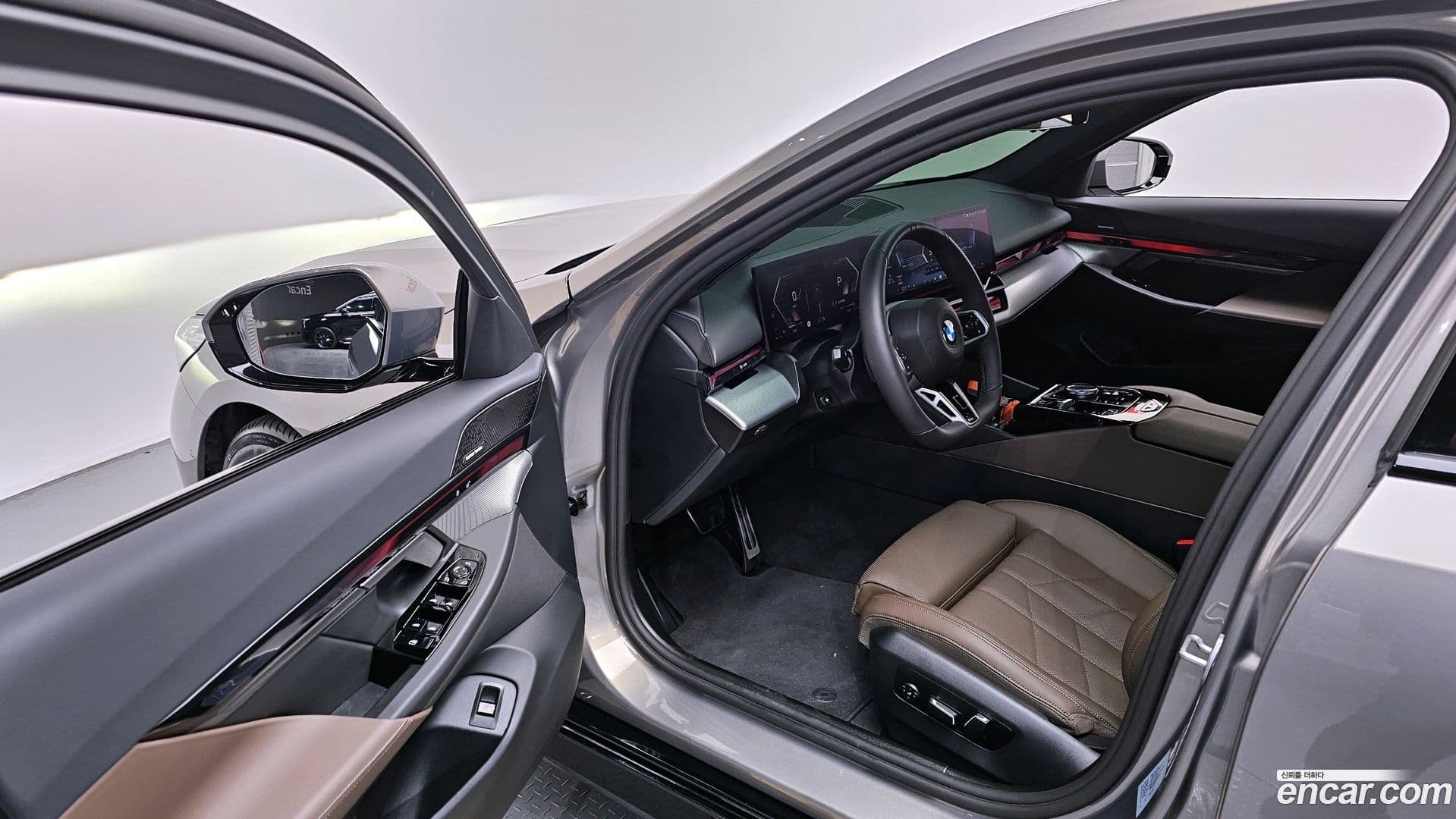 Main__Slider__Photo:5-Series BMW 2025.6-9