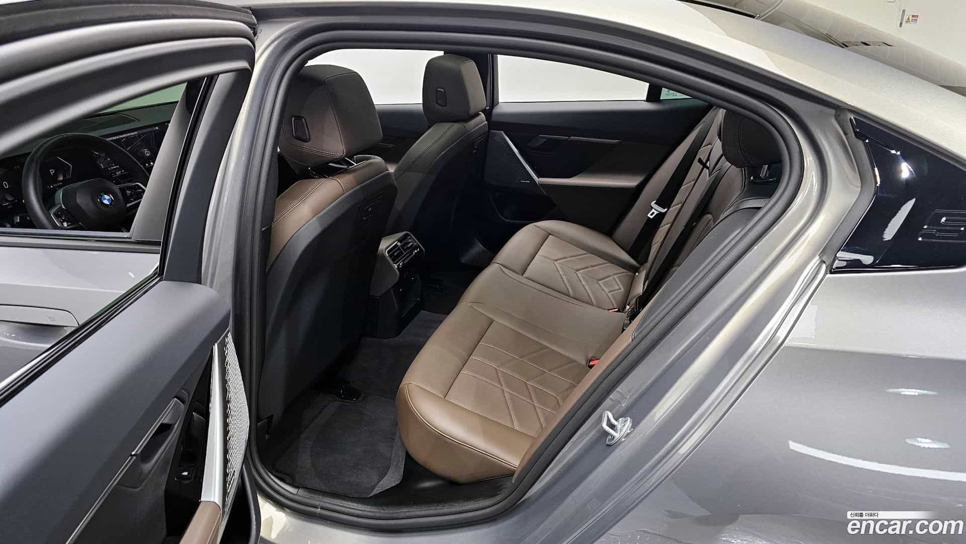 5-Series BMW 2025.6-OPTION-015