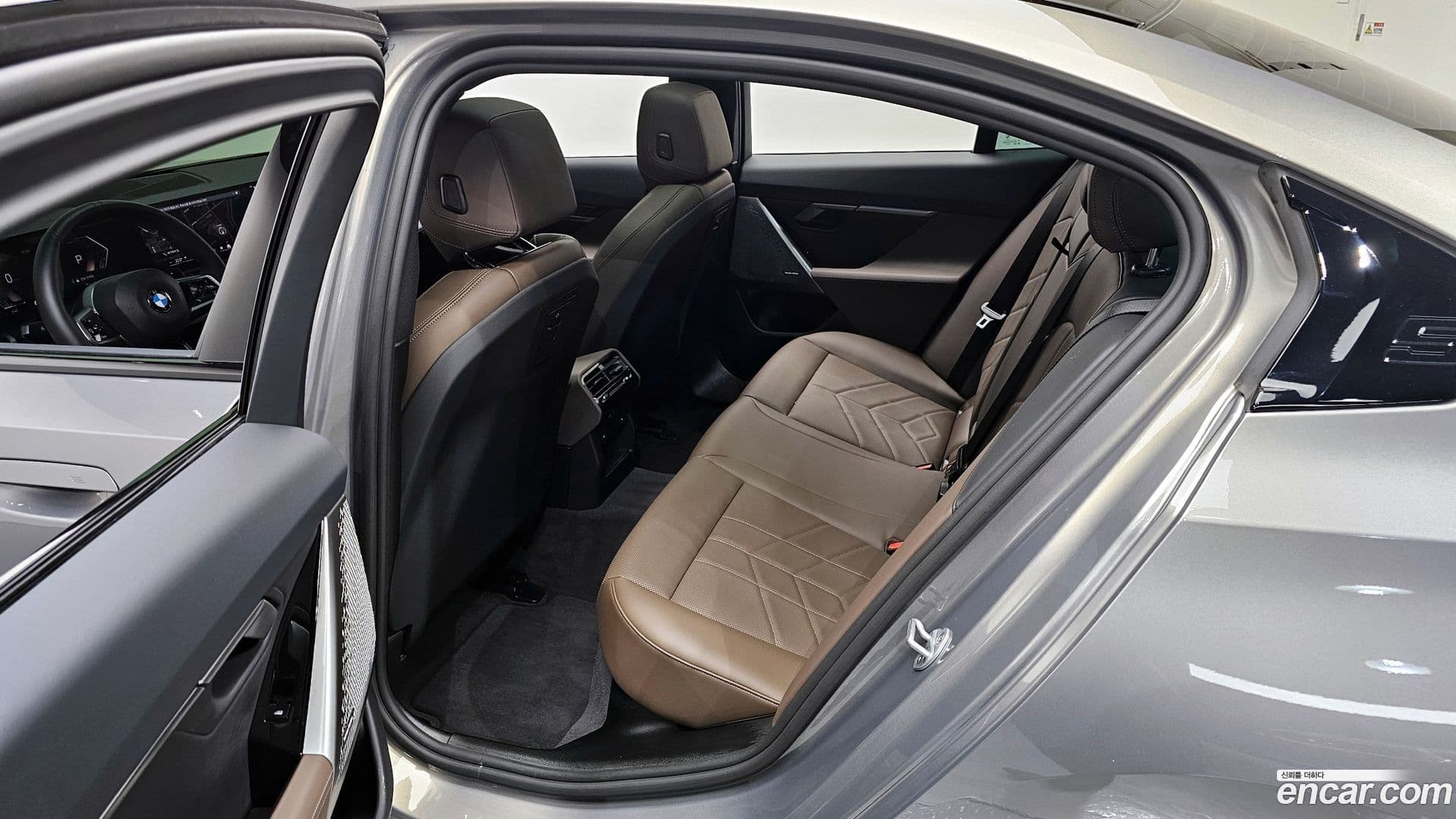 Main__Slider__Photo:5-Series BMW 2025.6-10