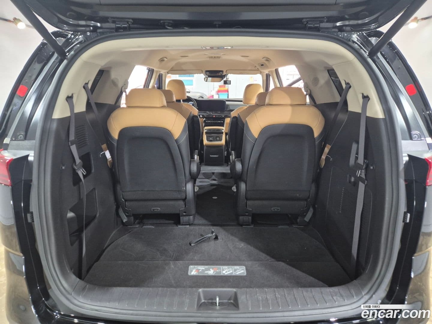 Main__Slider__Photo:Canival Kia 2023.0-9