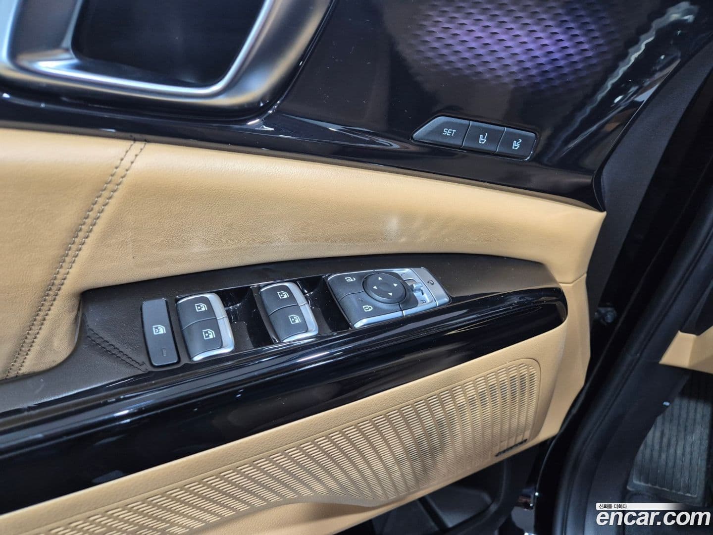 Main__Slider__Photo:Canival Kia 2023.0-11