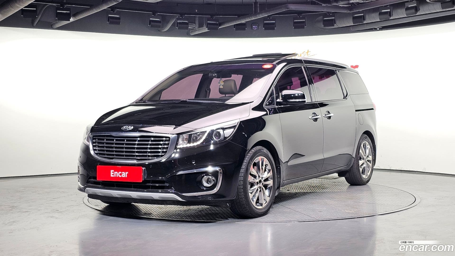 Main__Slider__Photo:Canival Kia 2015.2-0