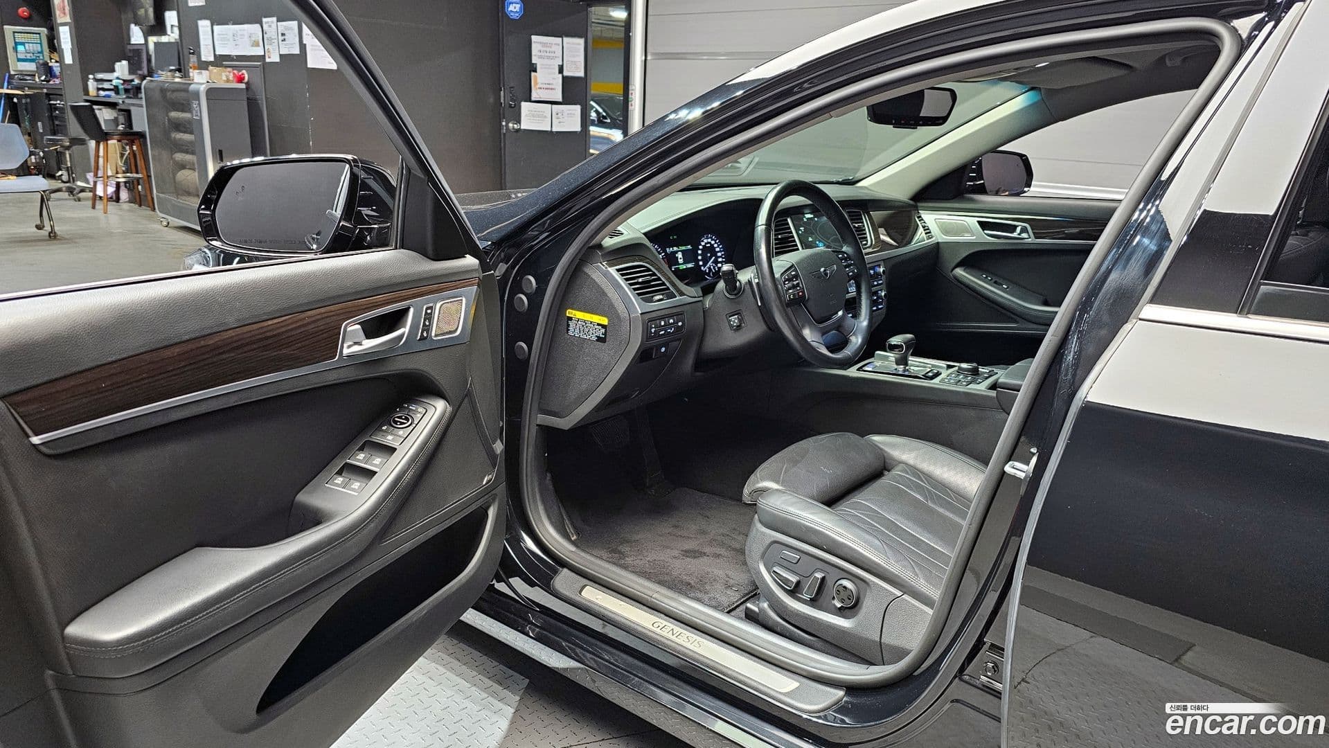 Main__Slider__Photo:G80 Genesis 2016.9-10