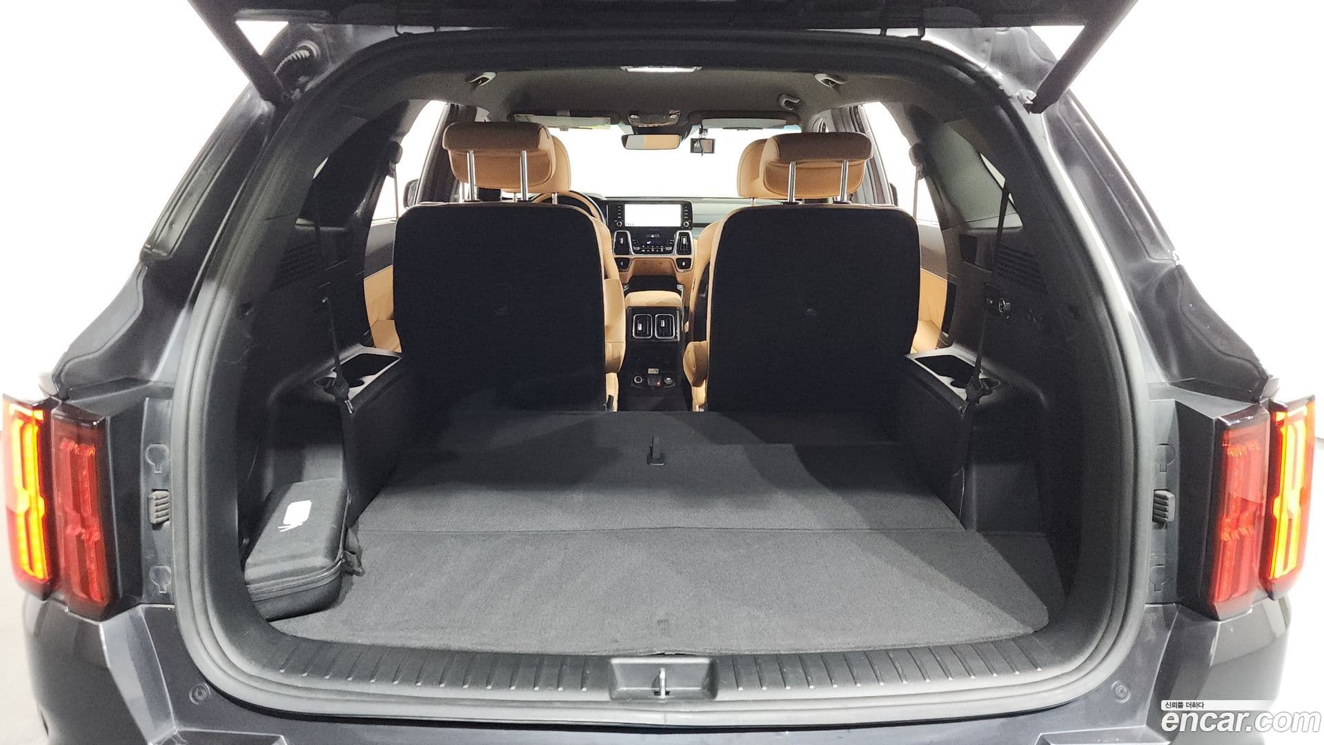 Main__Slider__Photo:Sorento Kia 2022.1-19