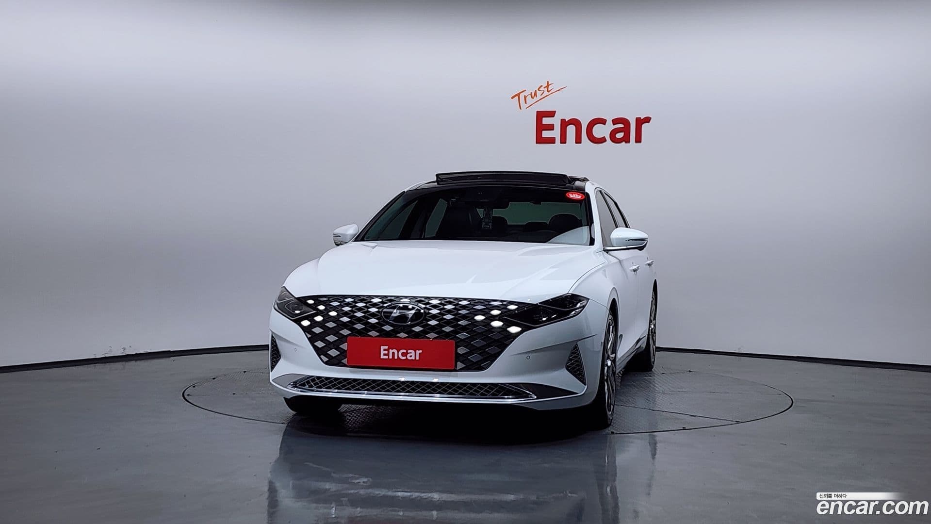 Main__Slider__Photo:Grandeur Hyundai 2020.7-2