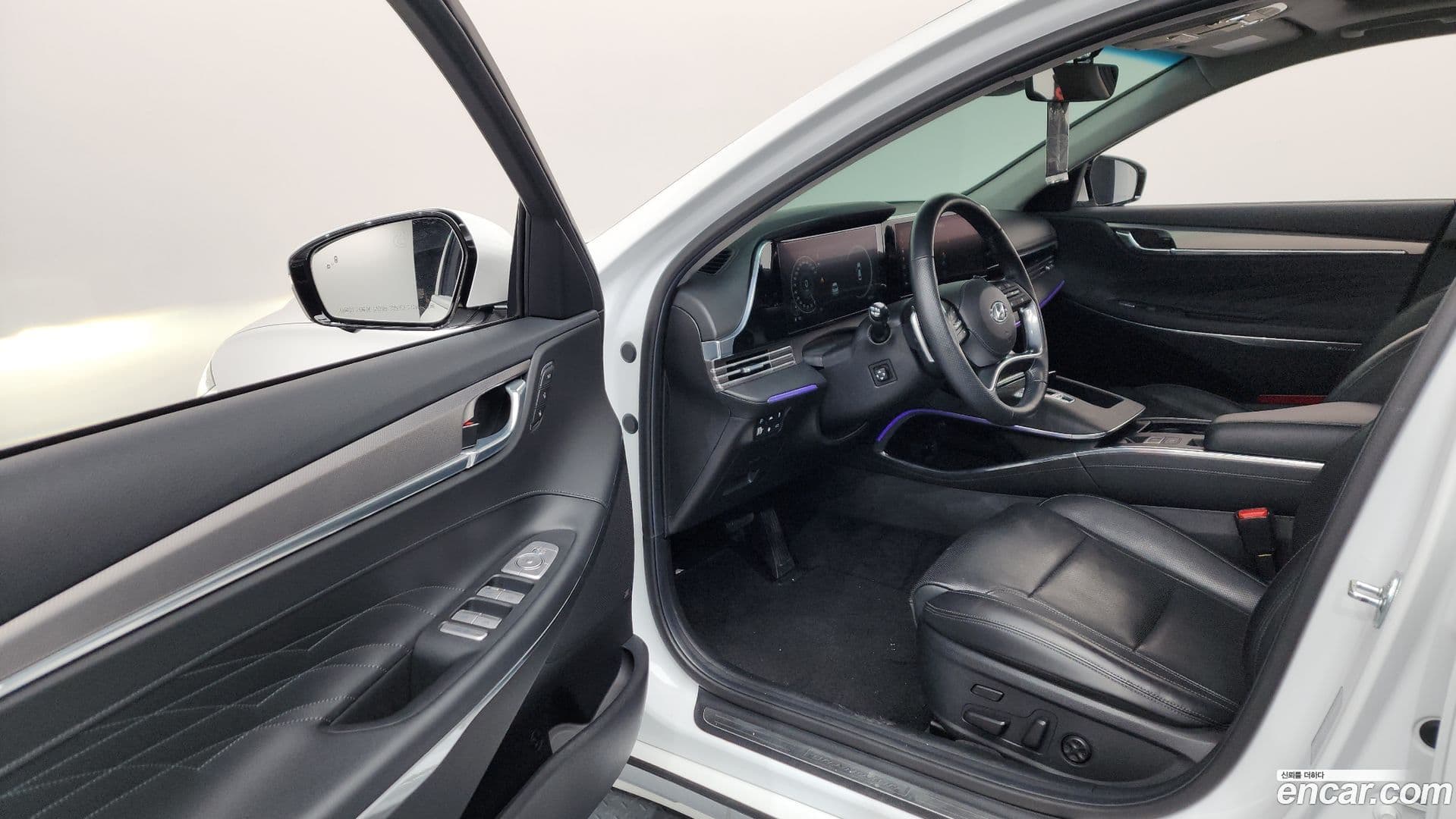 Main__Slider__Photo:Grandeur Hyundai 2020.7-9