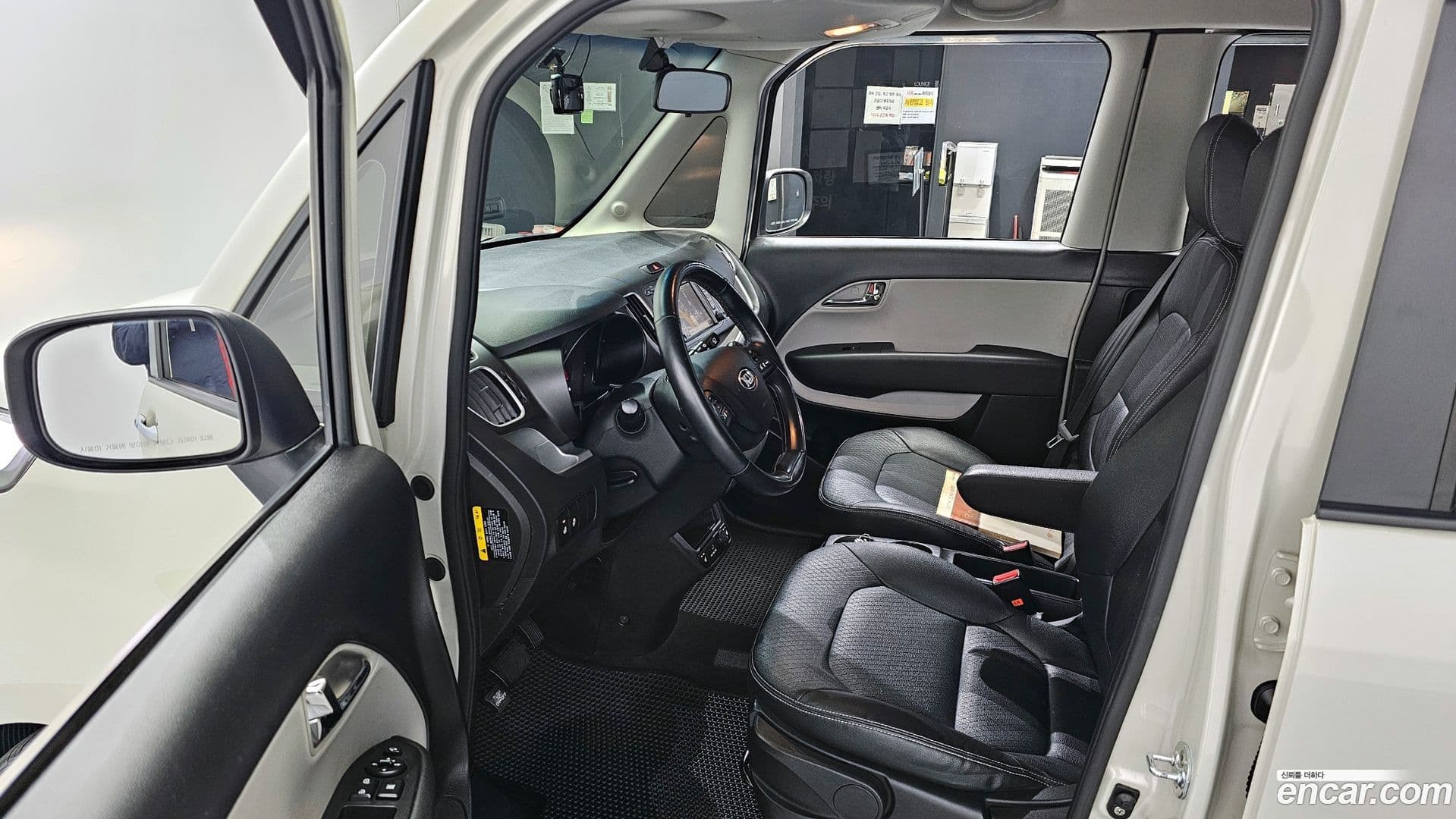 Main__Slider__Photo:RAY Kia 2016.7-9