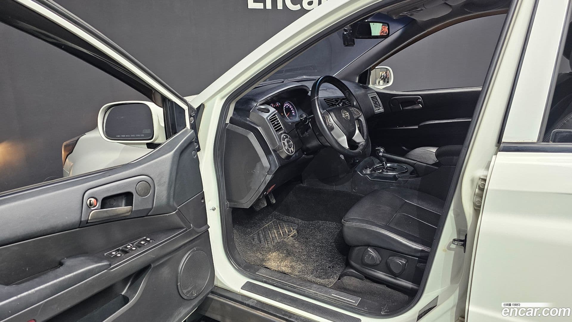 Main__Slider__Photo:KORANDO KG_Mobility_Ssangyong 2015.8-9