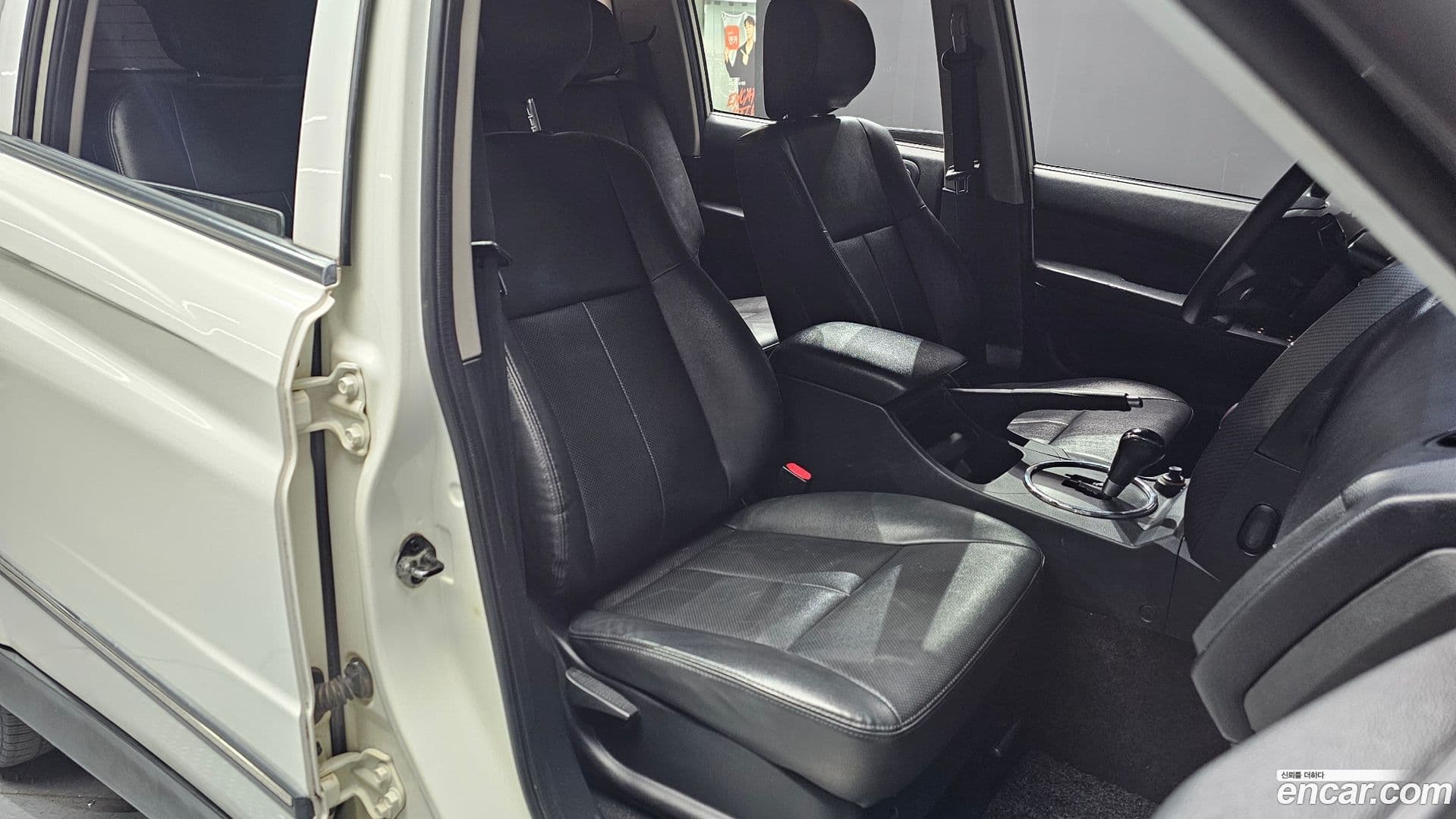 Main__Slider__Photo:KORANDO KG_Mobility_Ssangyong 2015.8-10